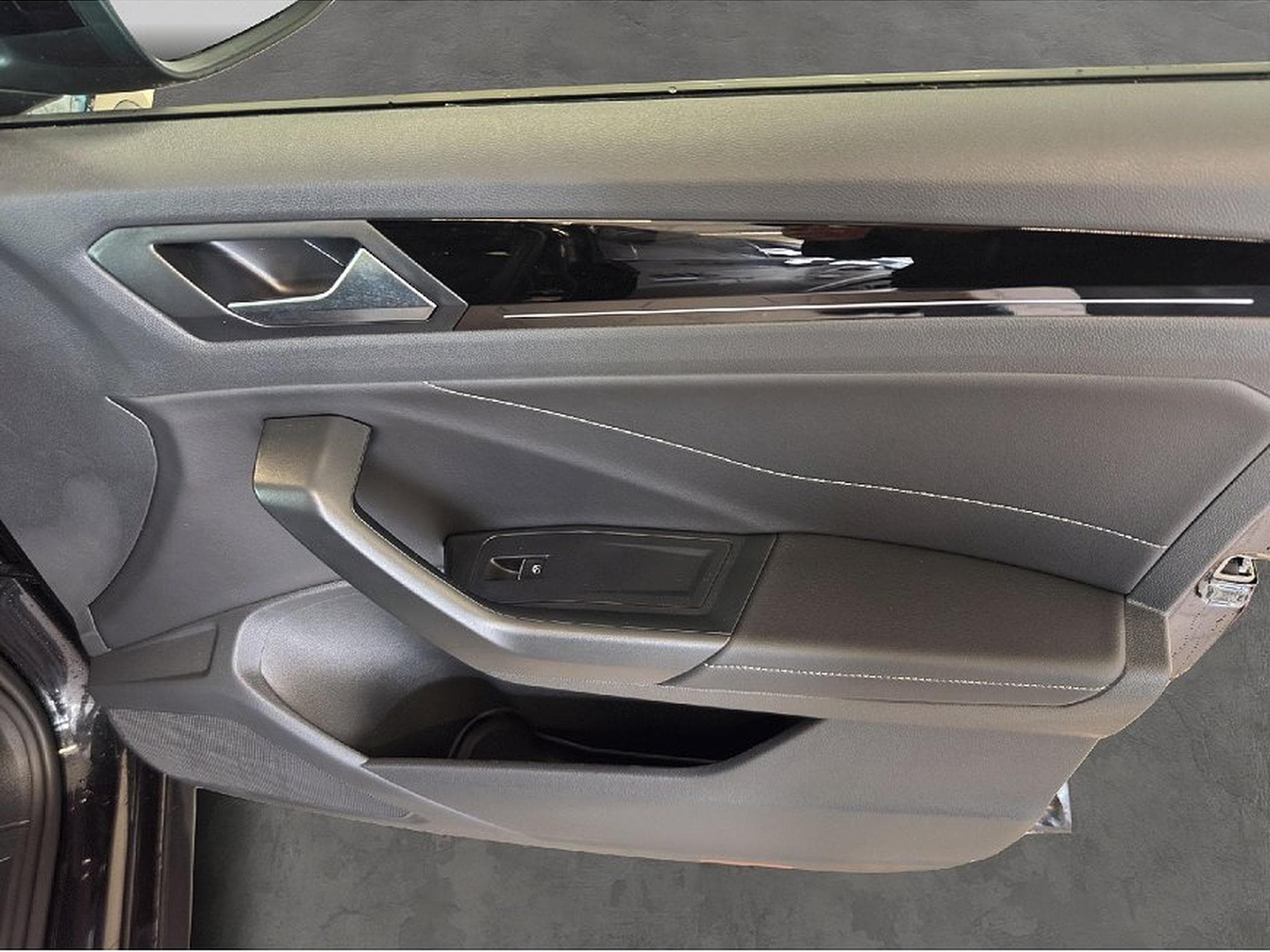 VW T-Roc (2025) - Photo 19