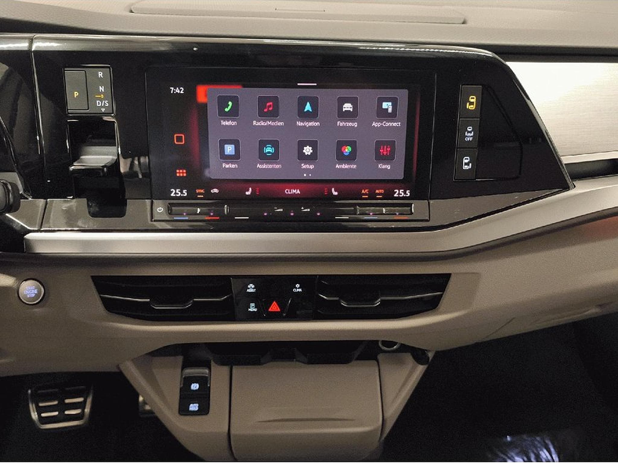 VW Multivan (2026) - Photo 12