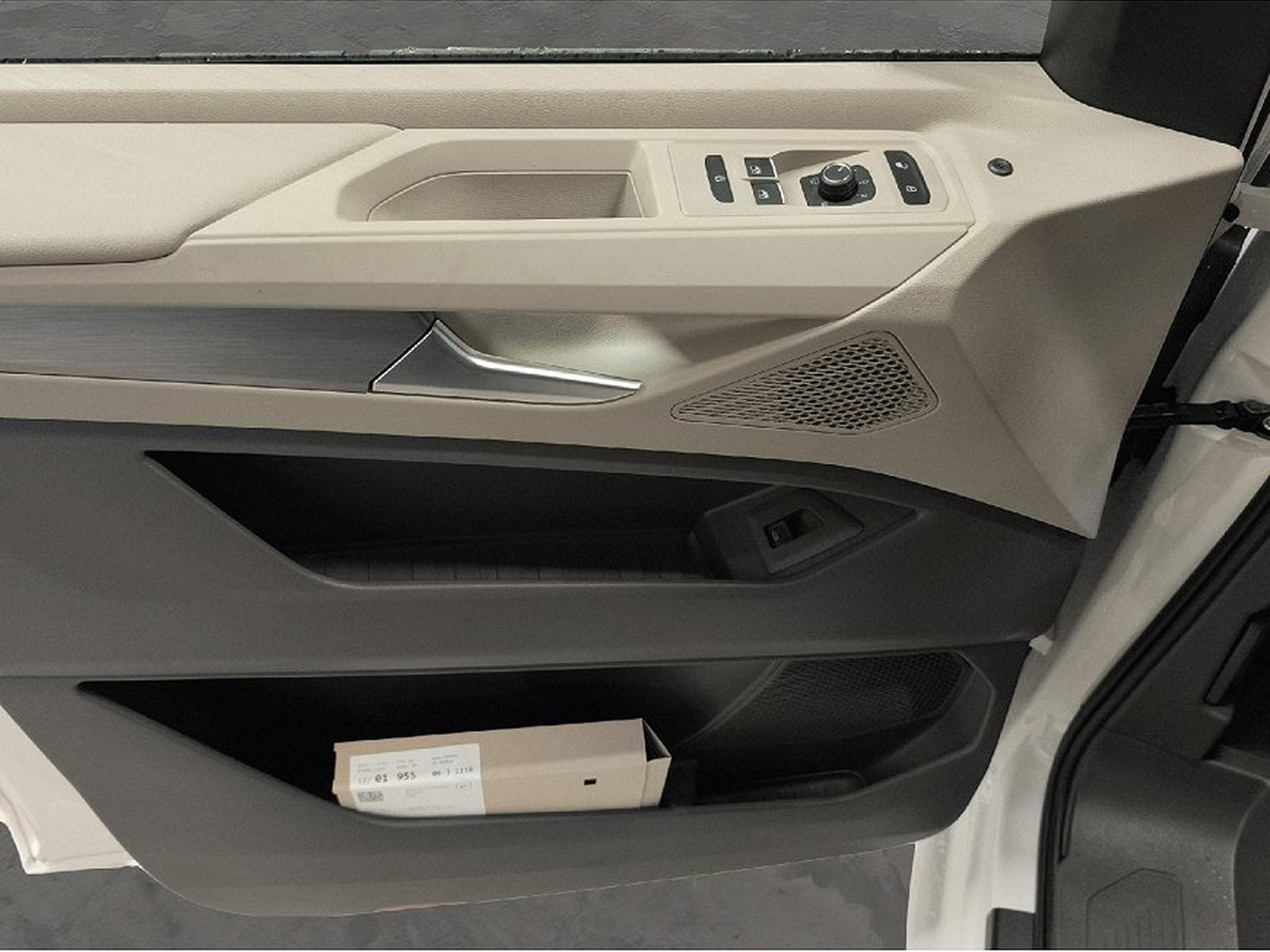 VW Multivan (2026) - Photo 9