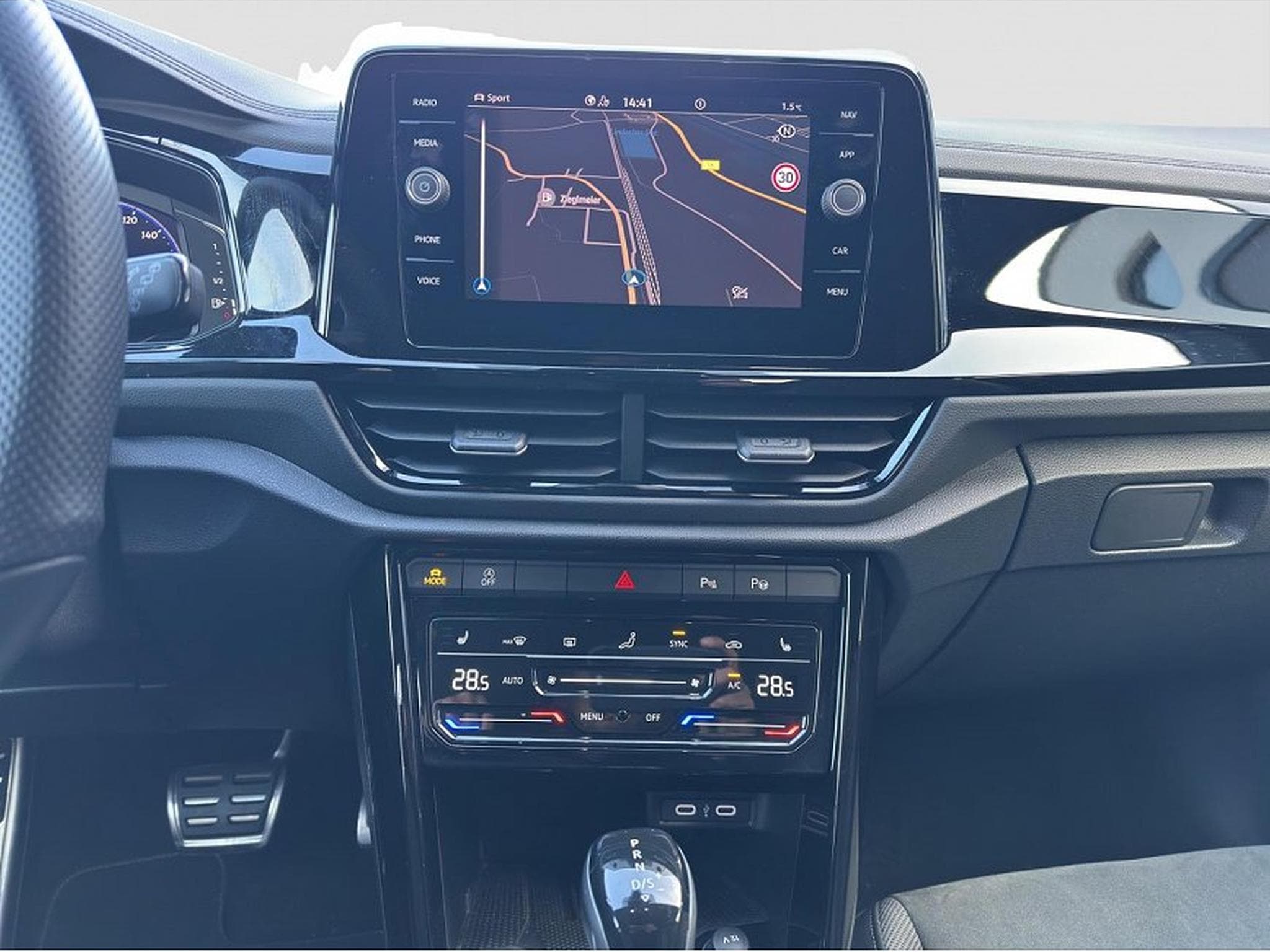 VW T-Roc (2025) - Photo 16