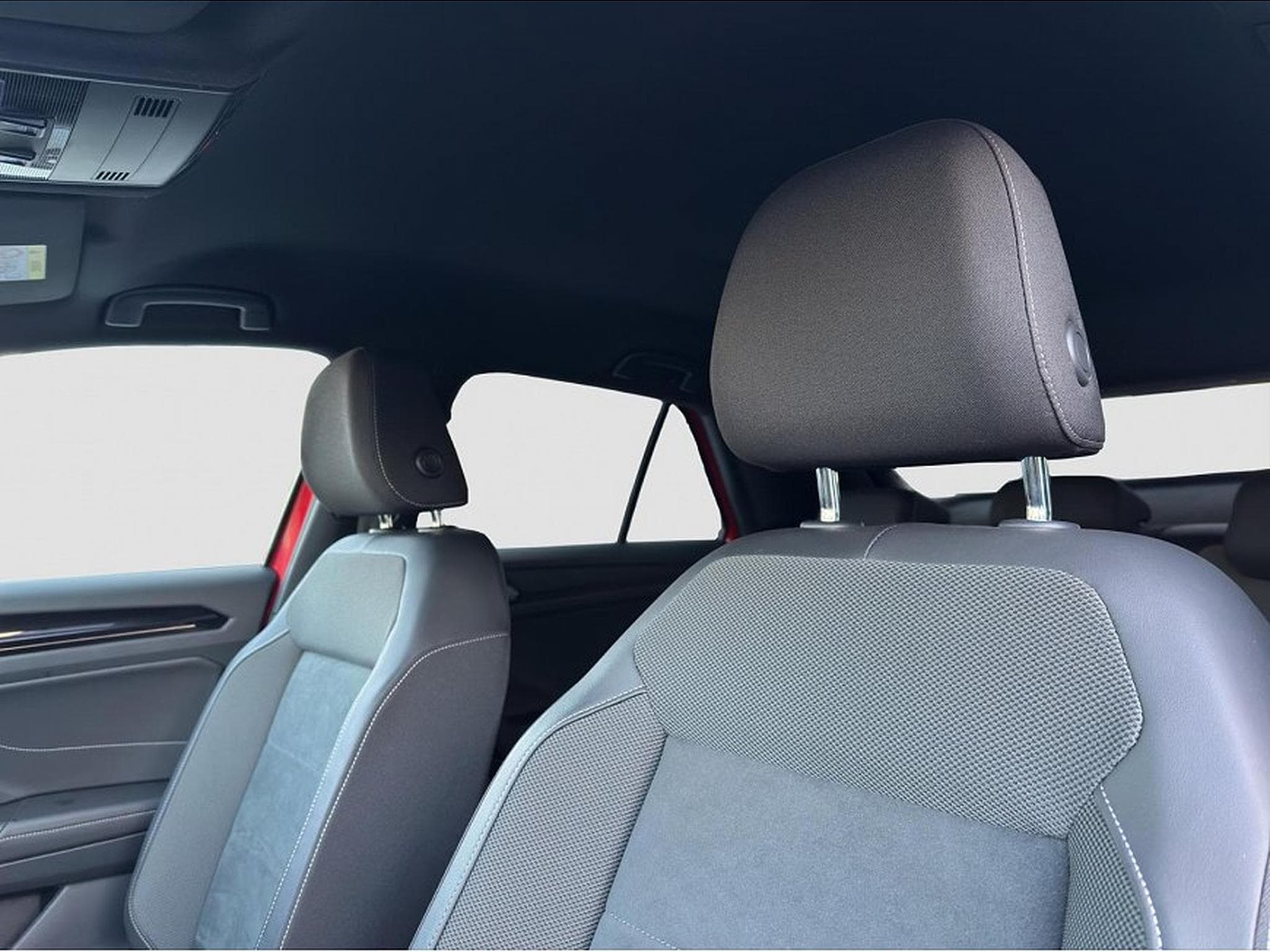 VW T-Roc (2025) - Photo 24