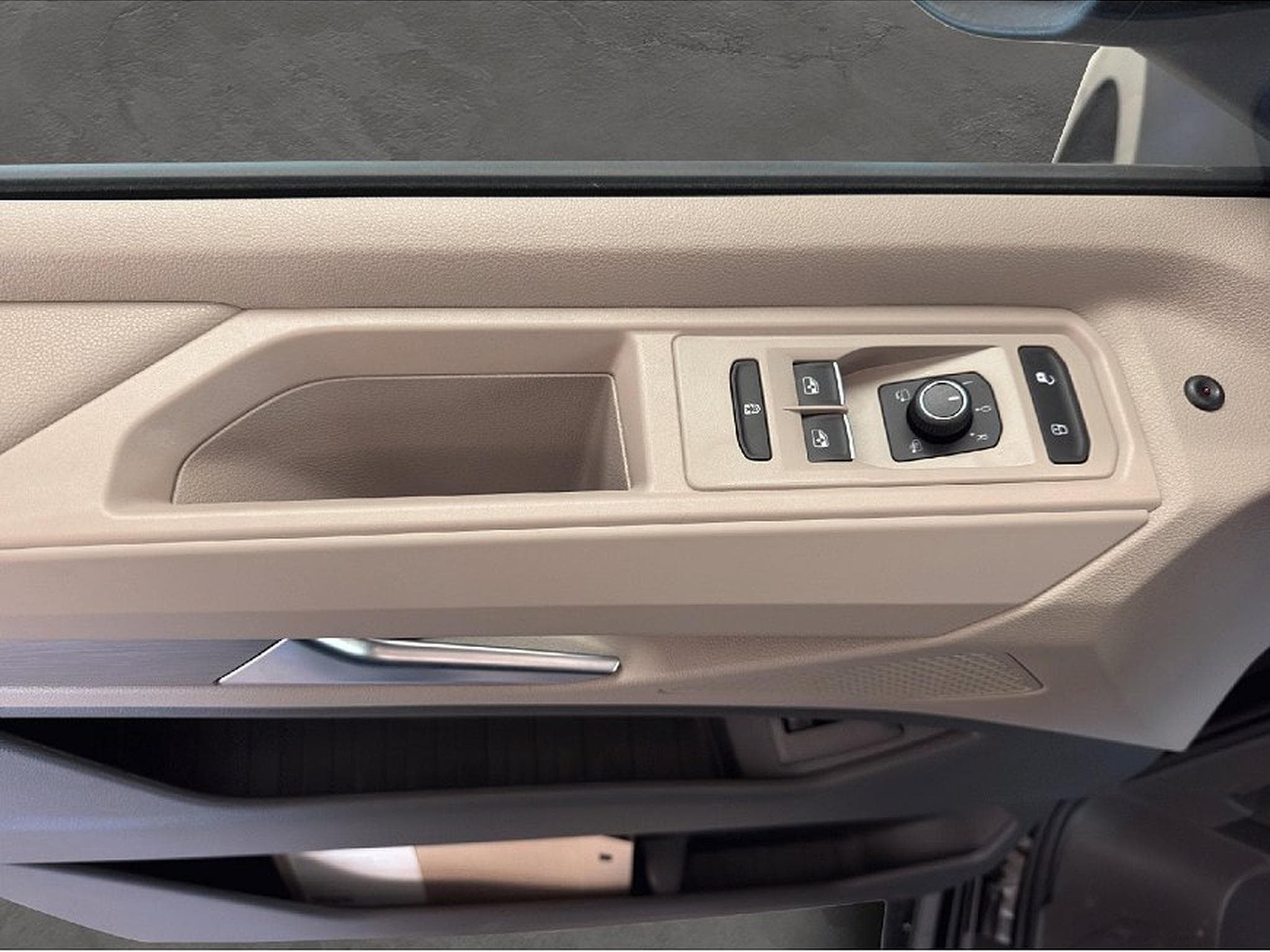 VW Multivan (2026) - Photo 10