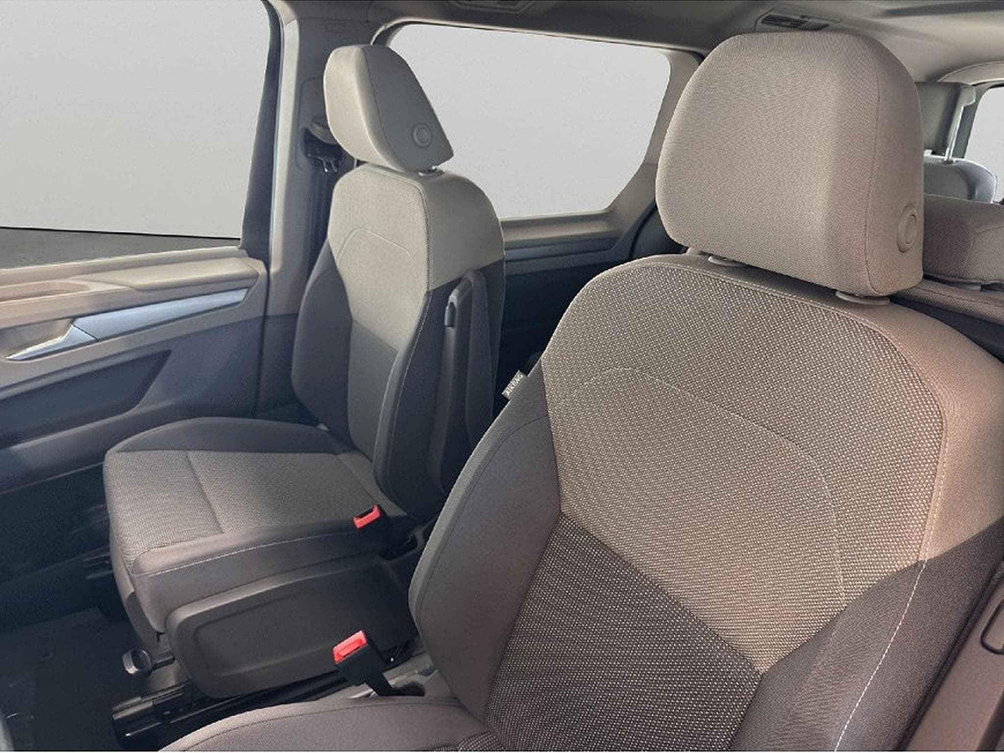 VW Multivan (2026) - Photo 9