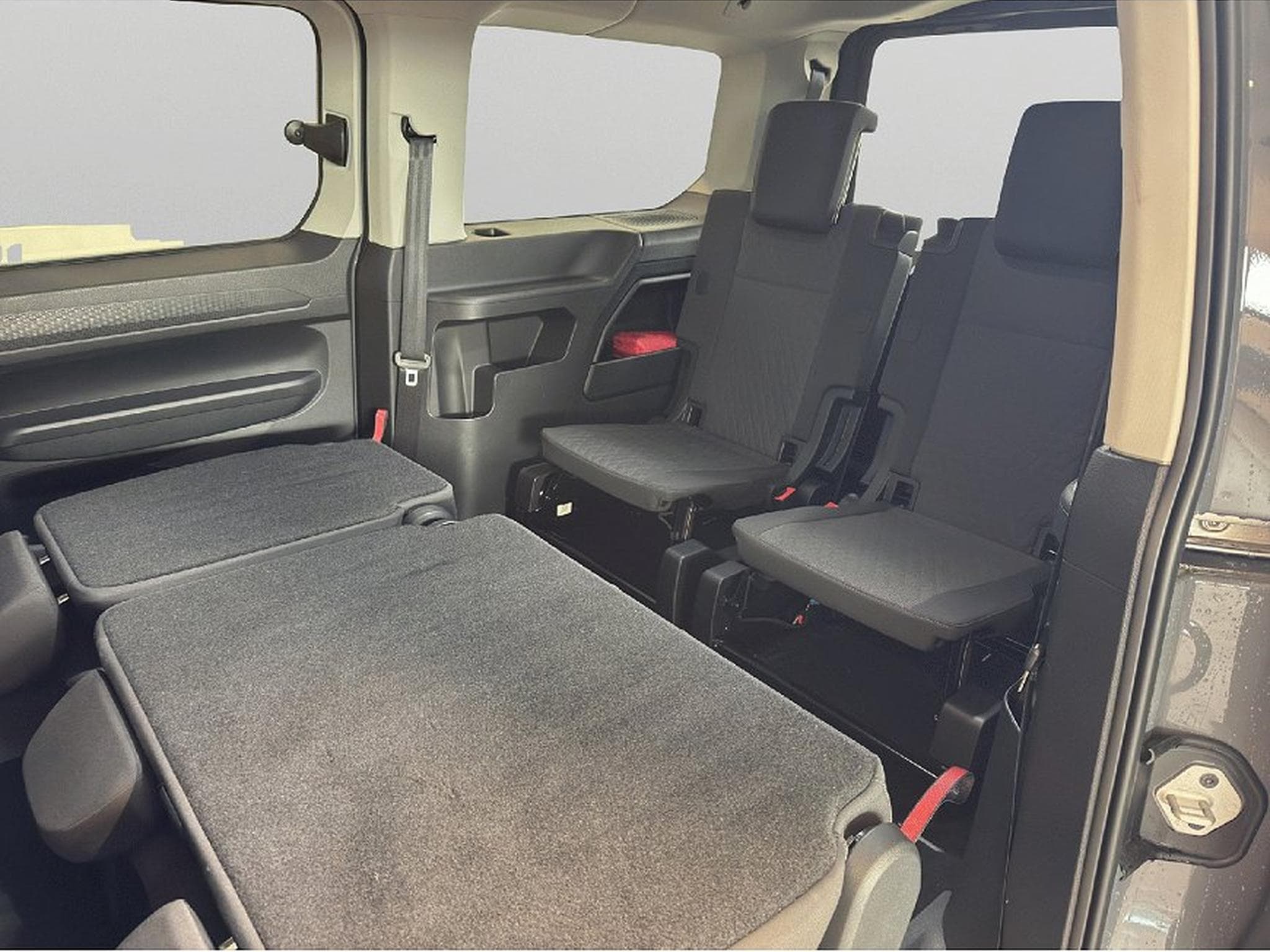 VW Caddy (2025) - Photo 10