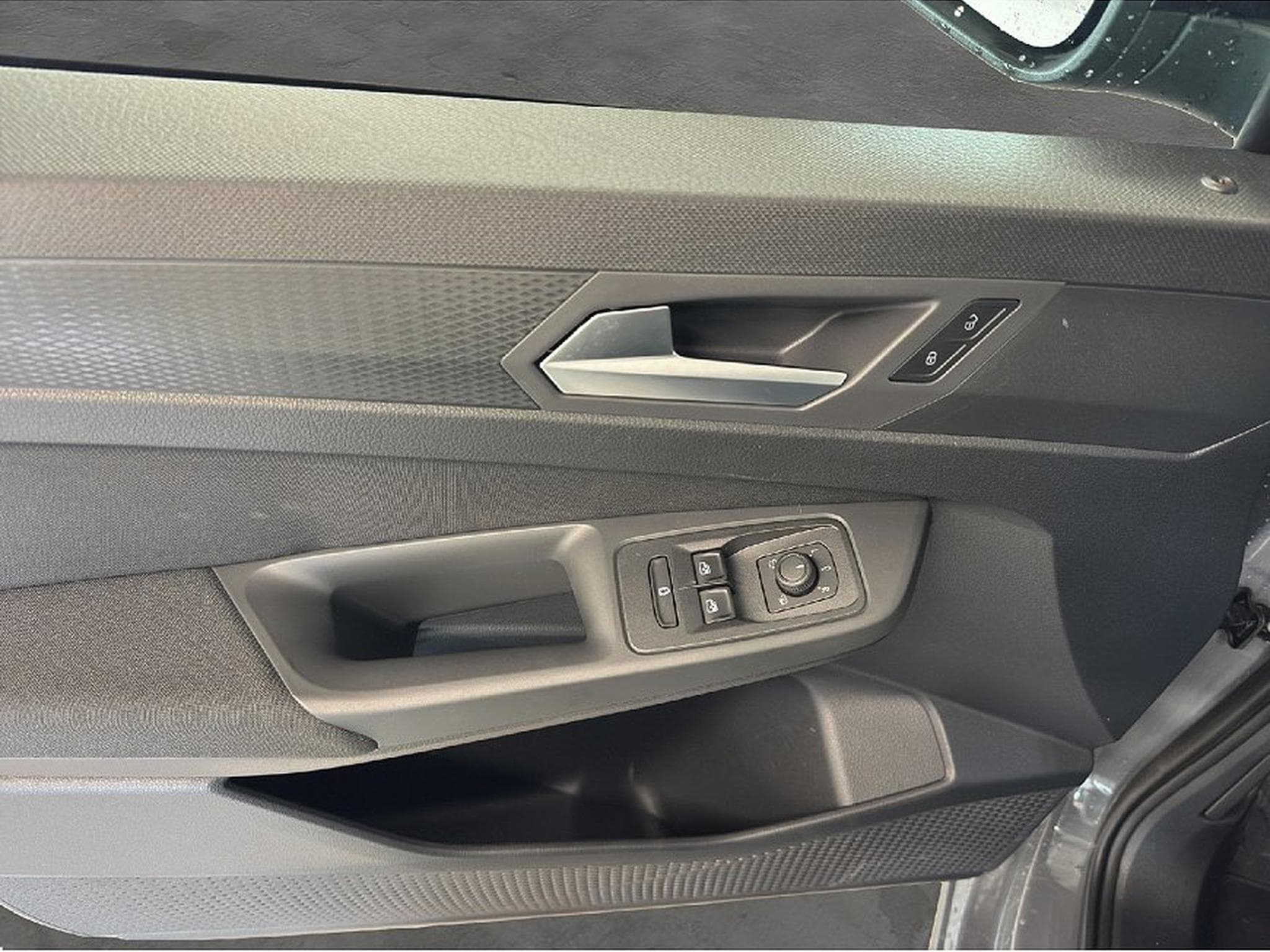 VW Caddy (2025) - Photo 9