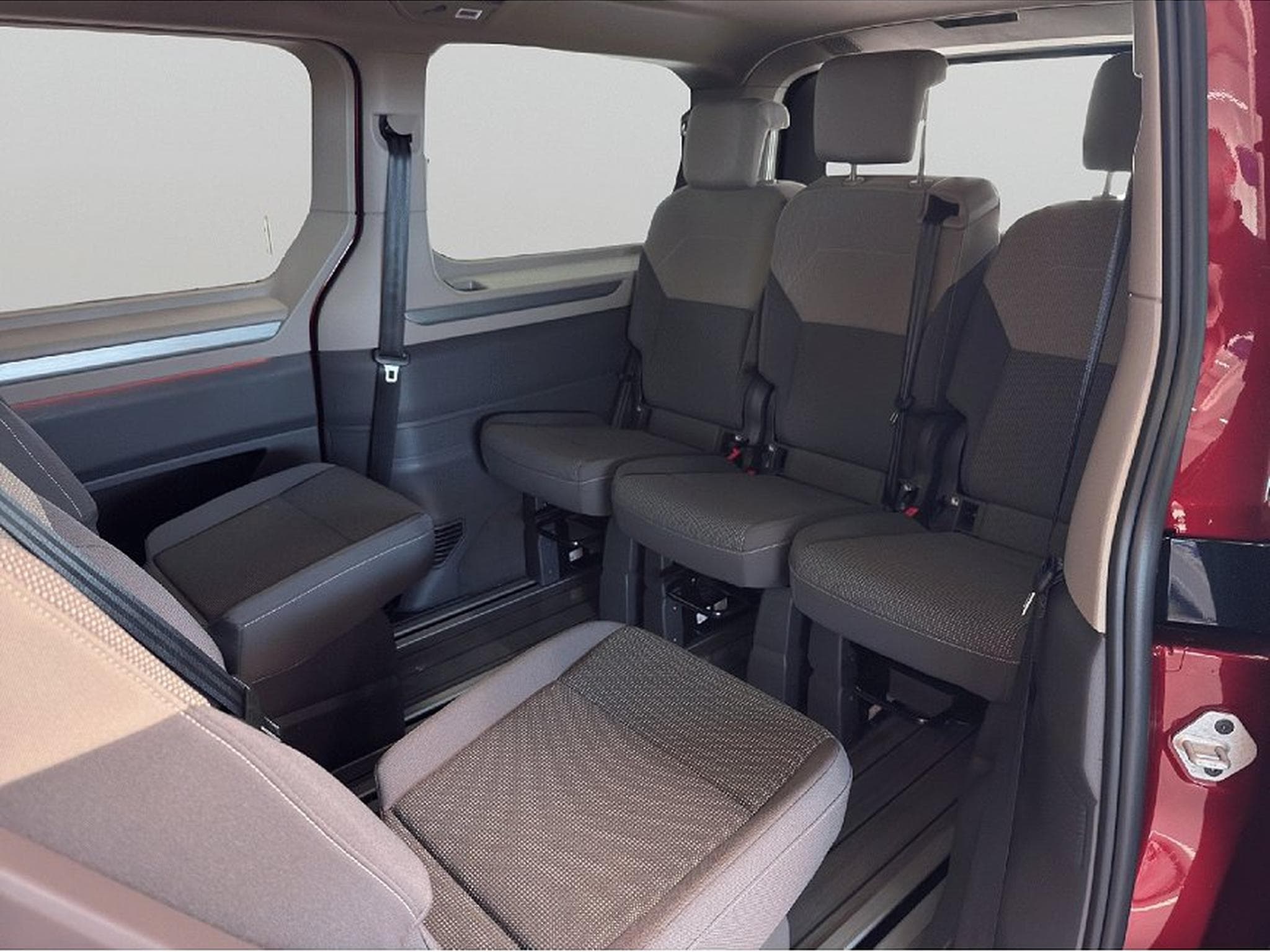 VW Multivan (2026) - Photo 11