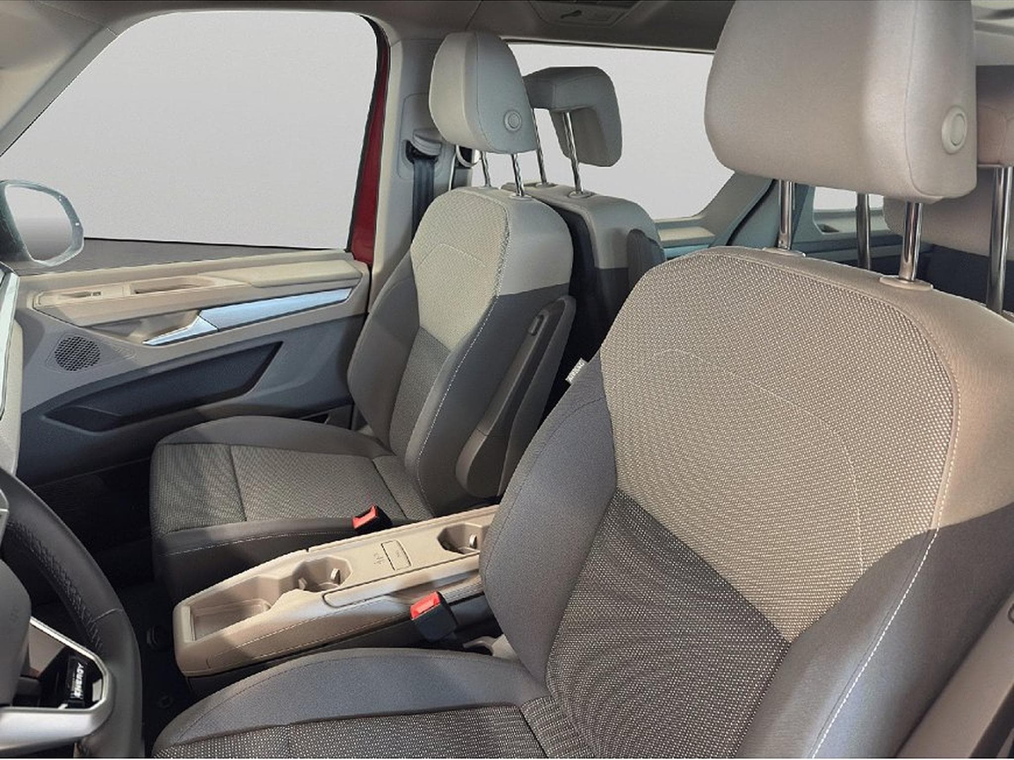 VW Multivan (2026) - Photo 9