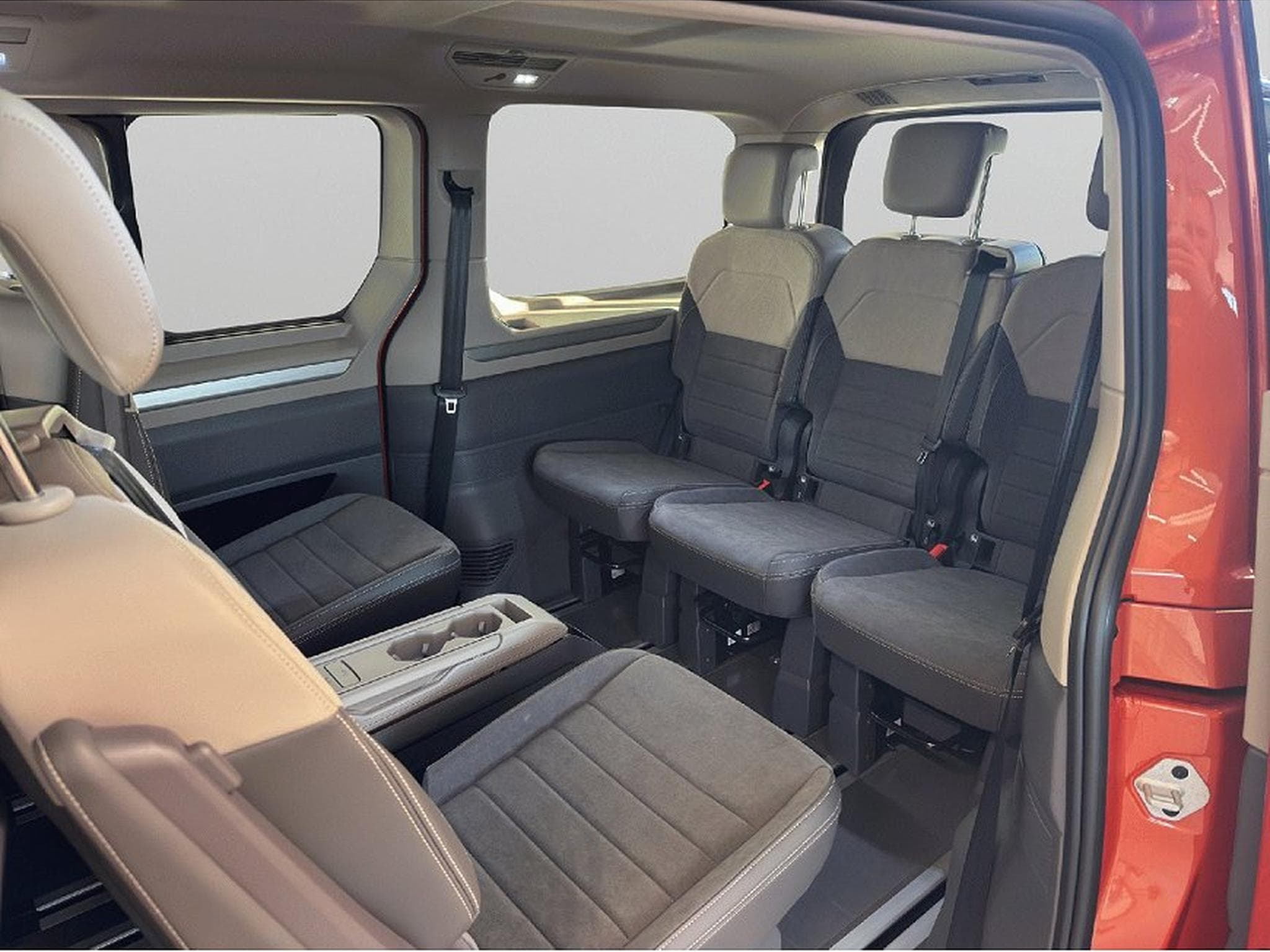 VW Multivan (2026) - Photo 11