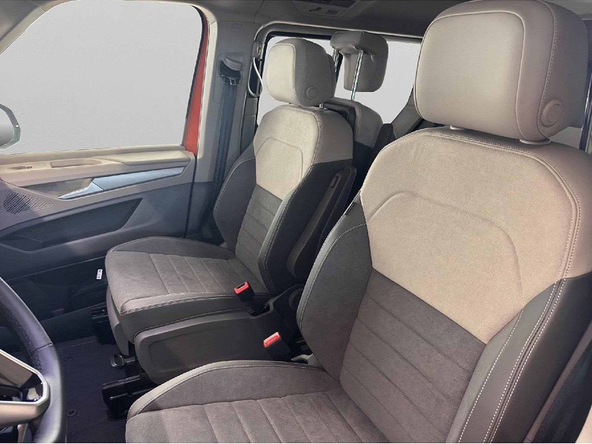 VW Multivan (2026) - Photo 9