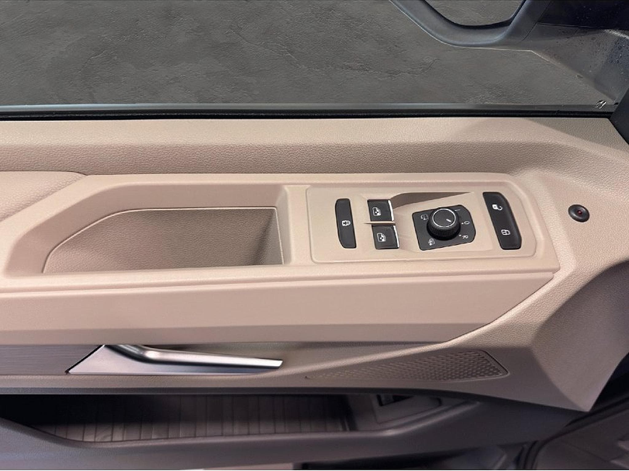 VW Multivan (2026) - Photo 9