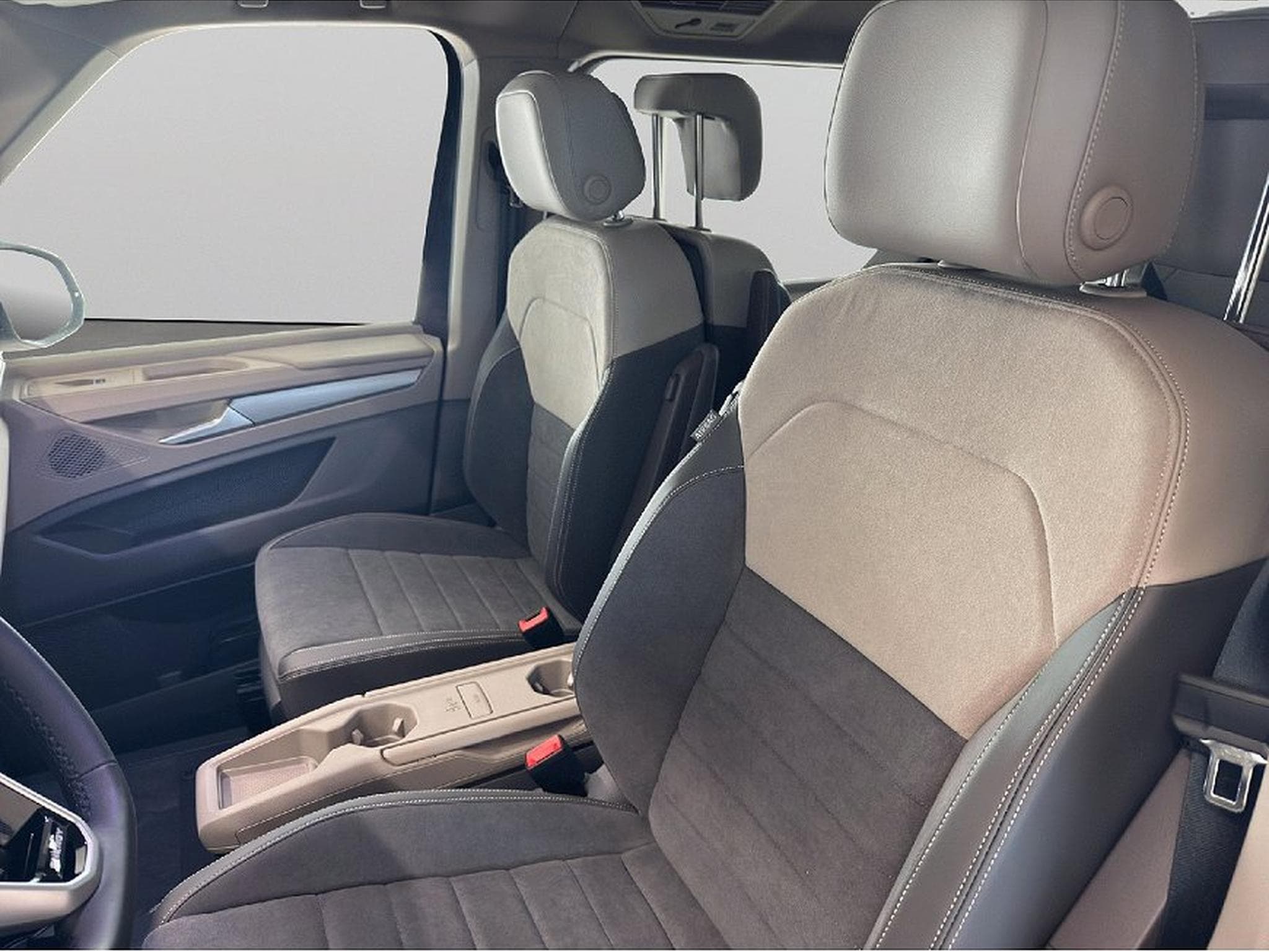 VW Multivan (2026) - Photo 9