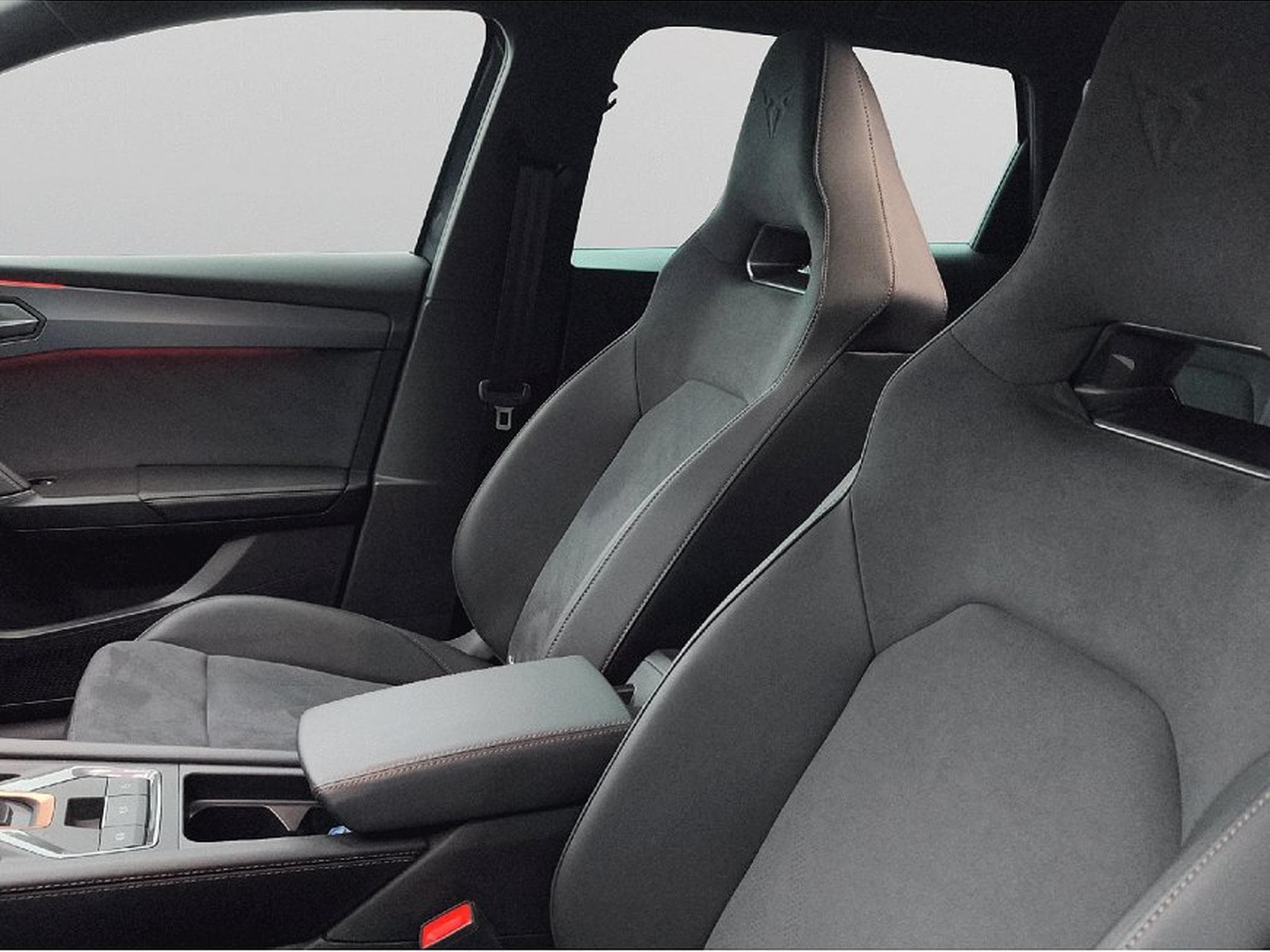 Cupra Leon (2025) - Photo 6