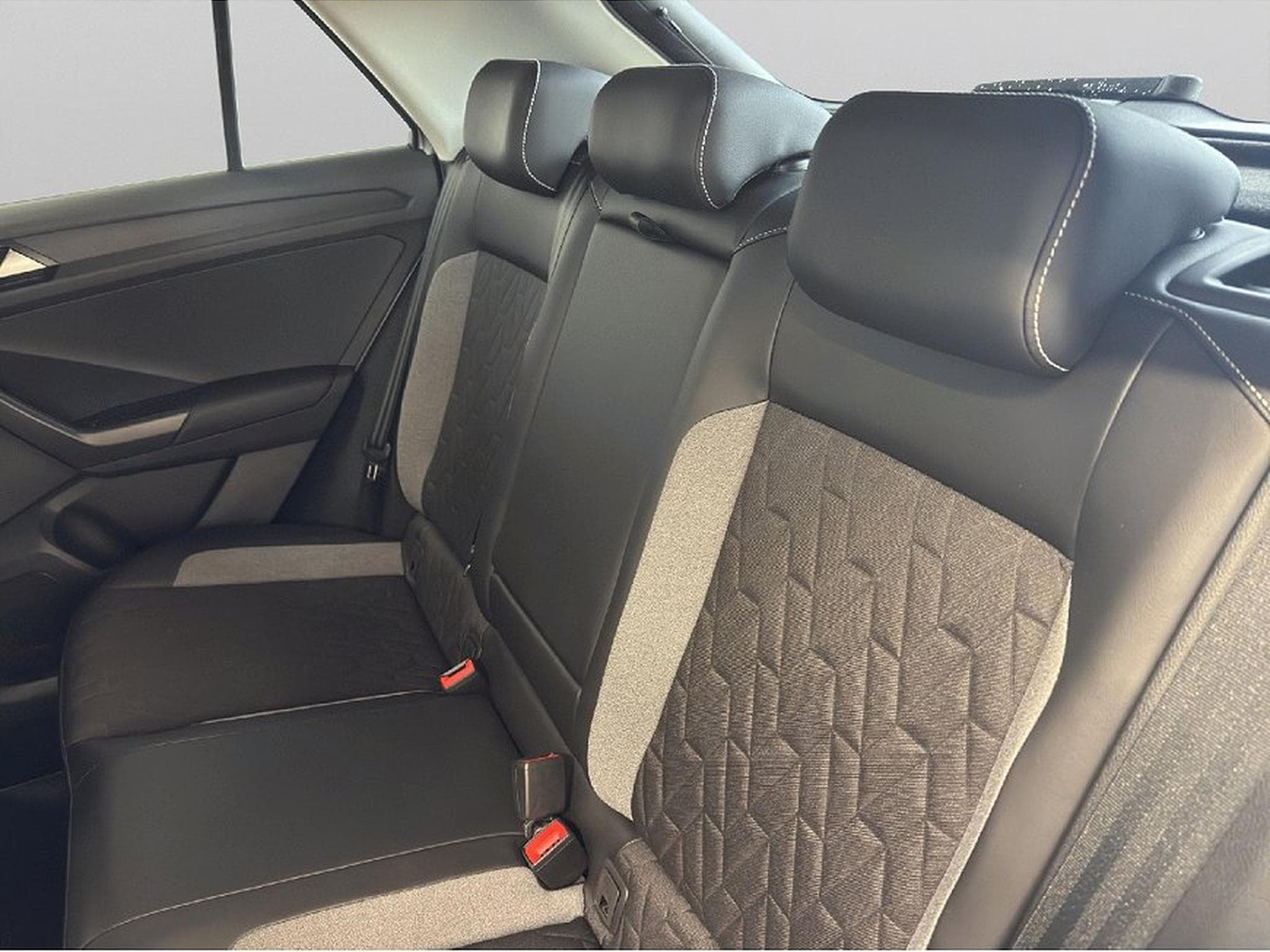 VW T-Roc (2025) - Photo 11