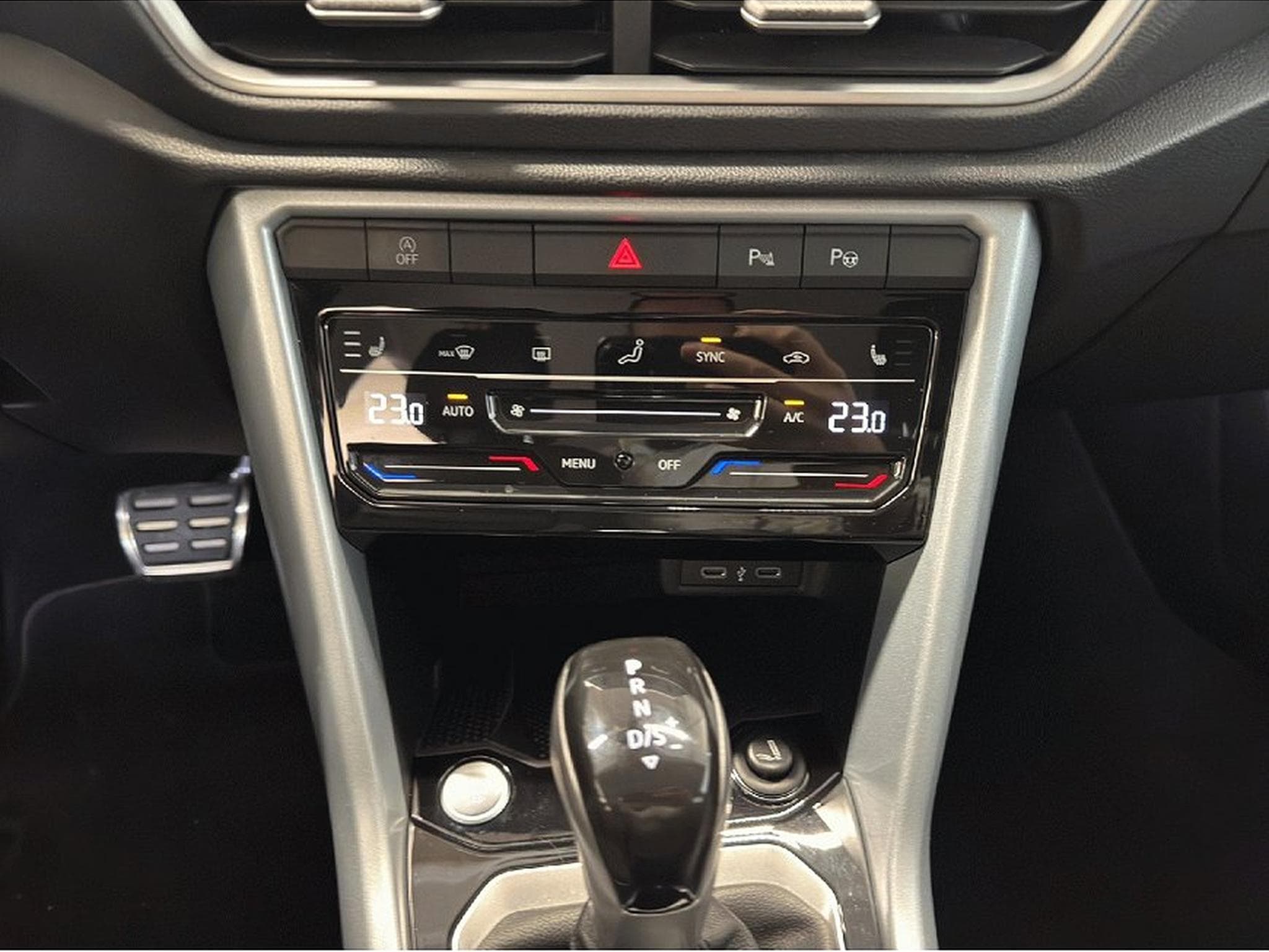 VW T-Roc (2025) - Photo 15