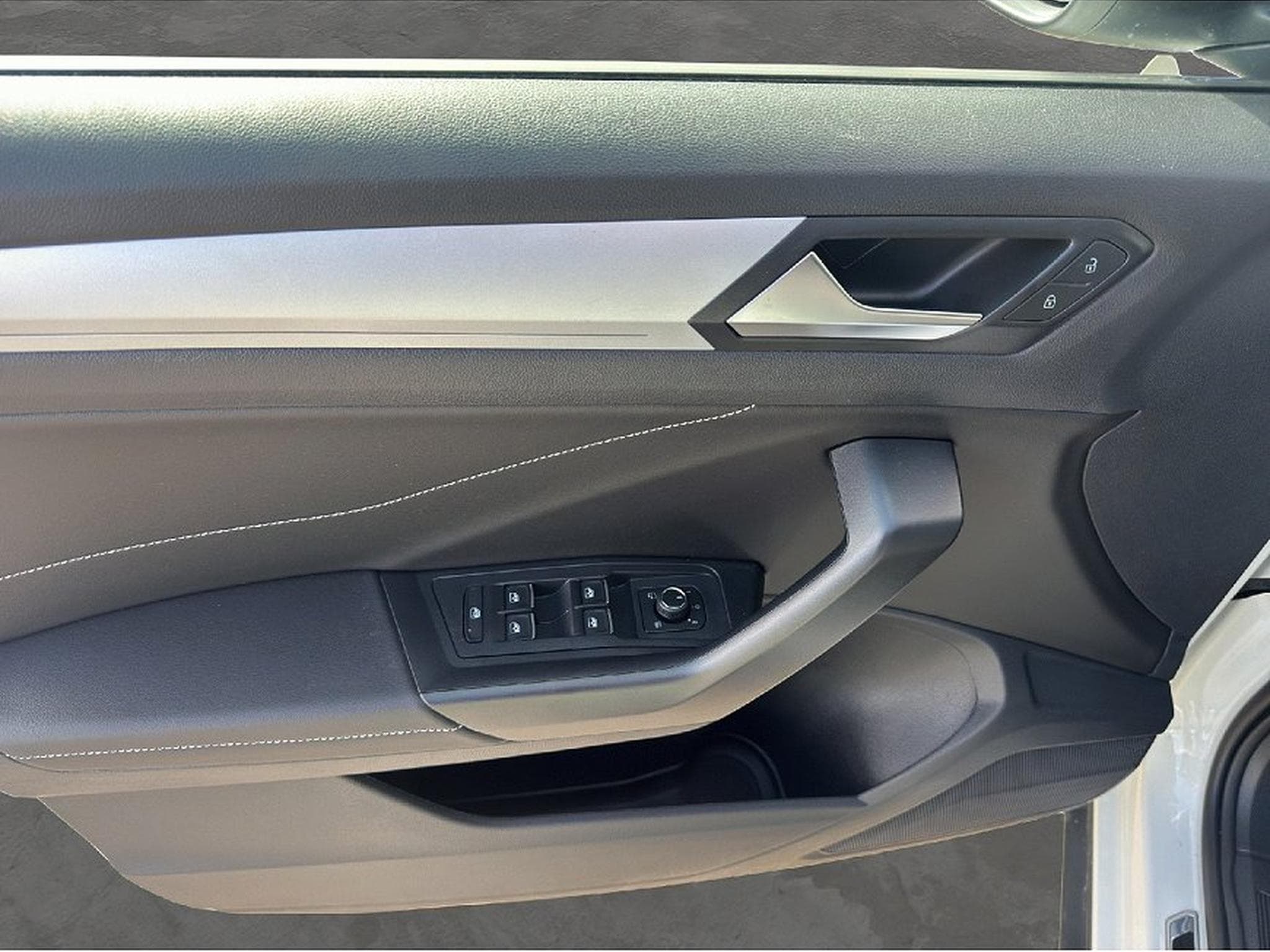 VW T-Roc (2025) - Photo 10