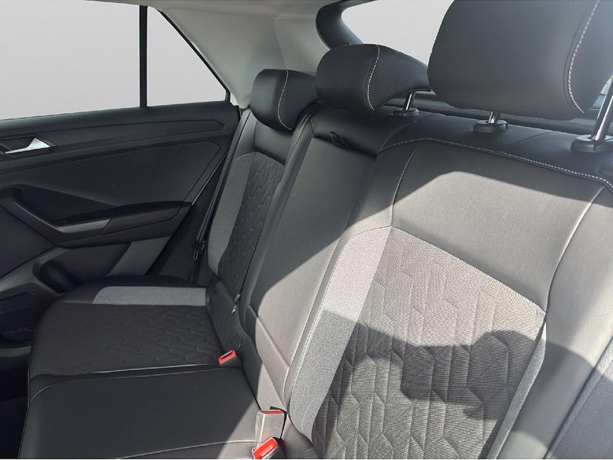 VW T-Roc (2025) - Photo 11