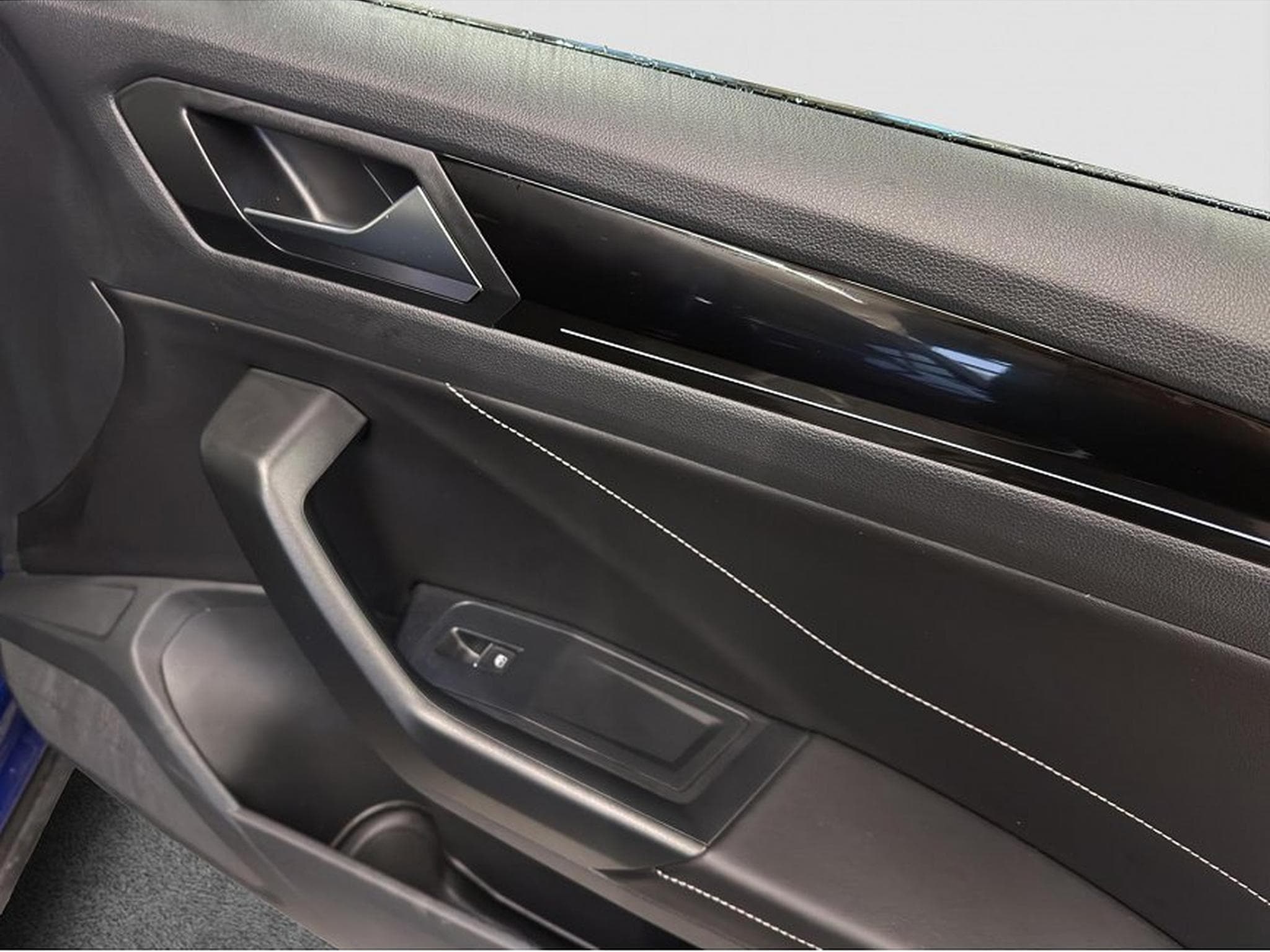 VW T-Roc (2025) - Photo 25