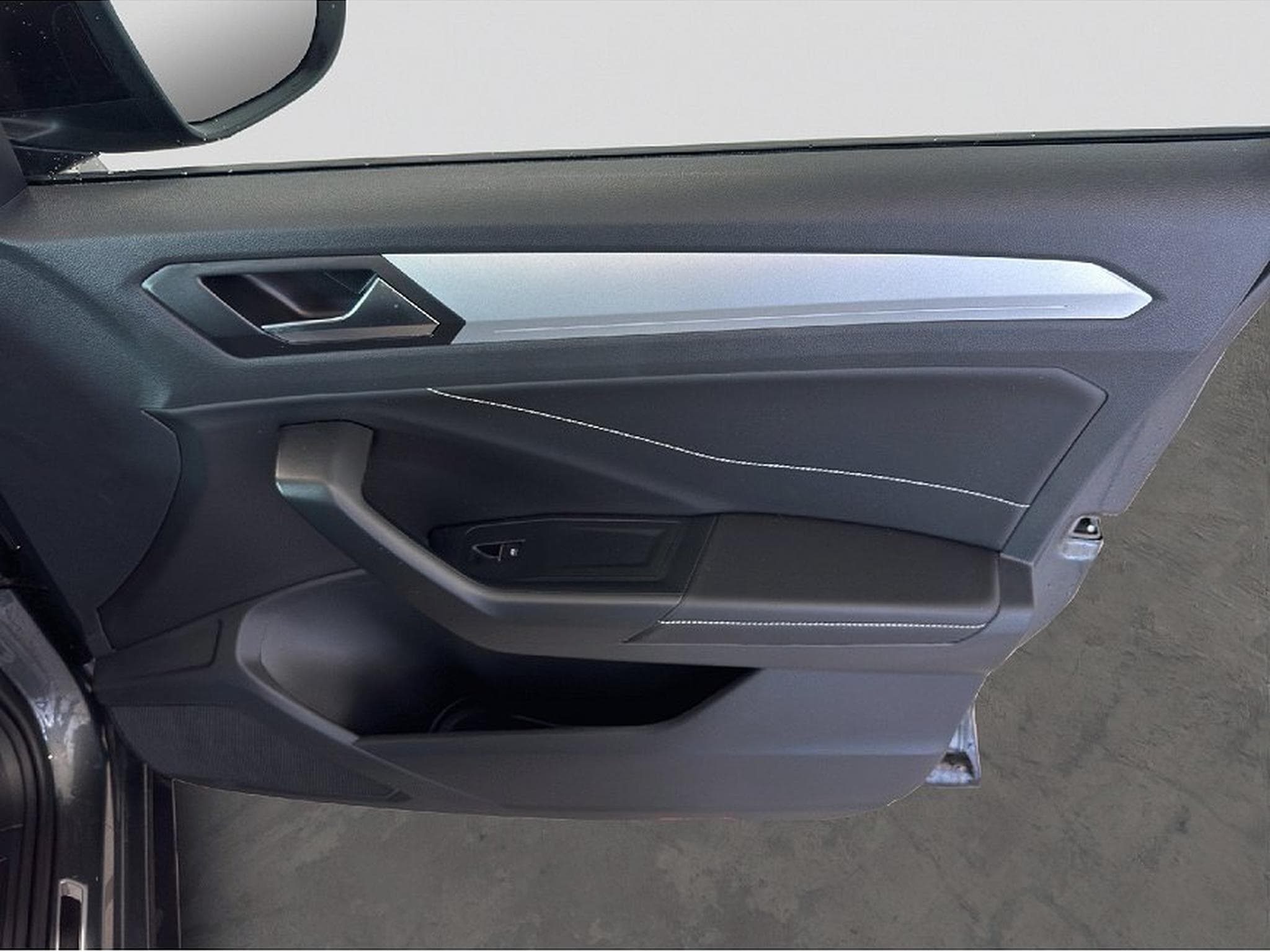 VW T-Roc (2025) - Photo 17