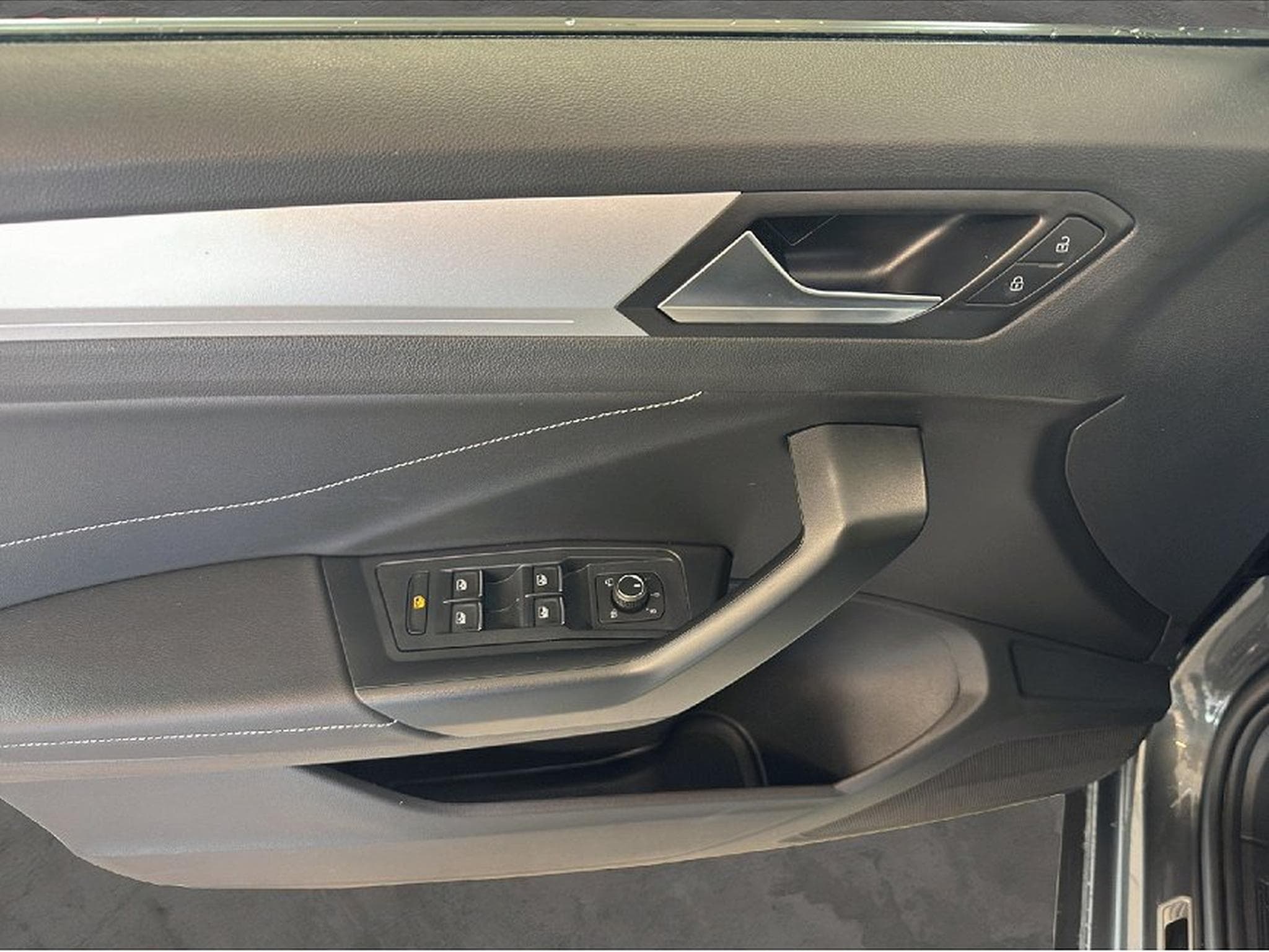 VW T-Roc (2025) - Photo 8