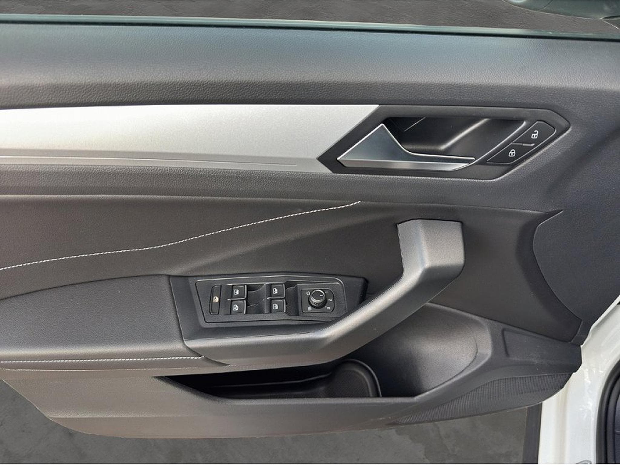 VW T-Roc (2025) - Photo 10