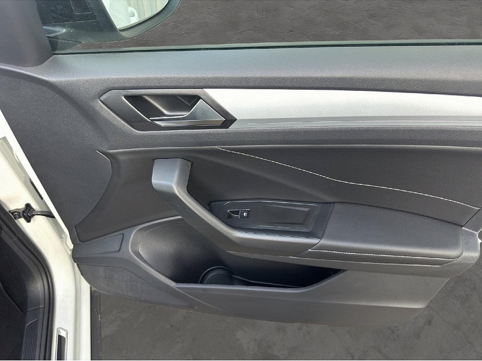 VW T-Roc (2025) - Photo 19