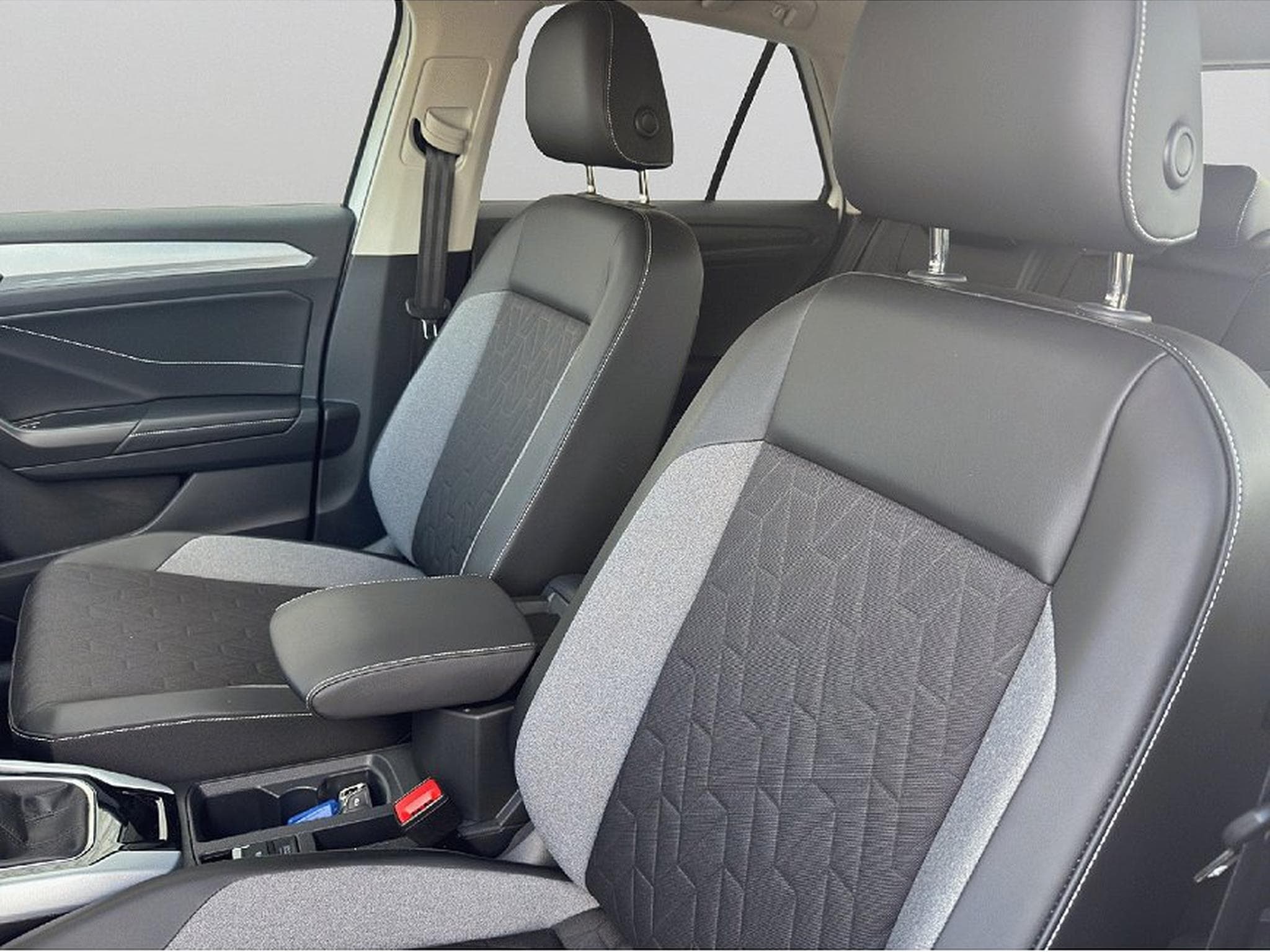 VW T-Roc (2025) - Photo 9