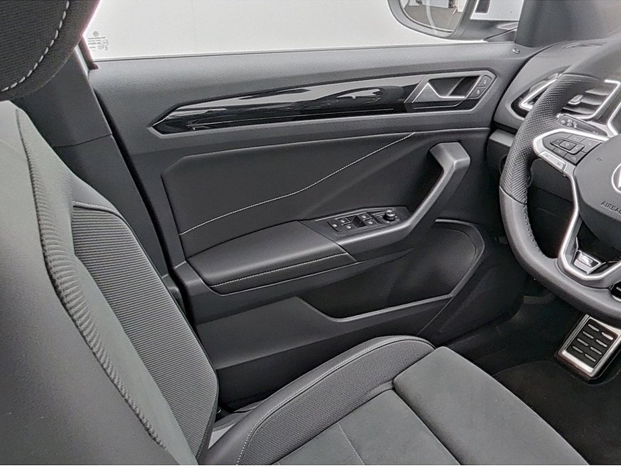 VW T-Roc (2025) - Photo 11