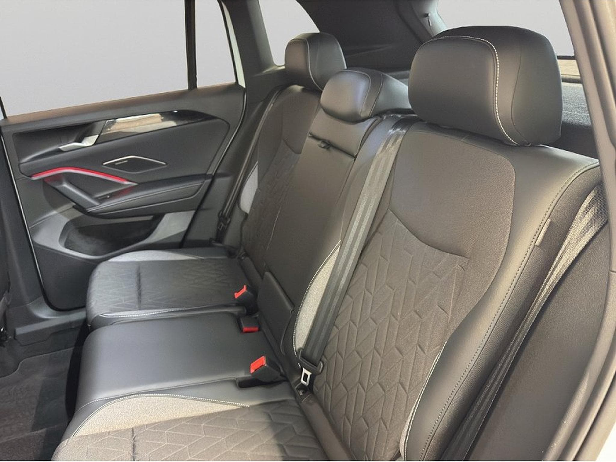 VW Tiguan (2025) - Photo 11