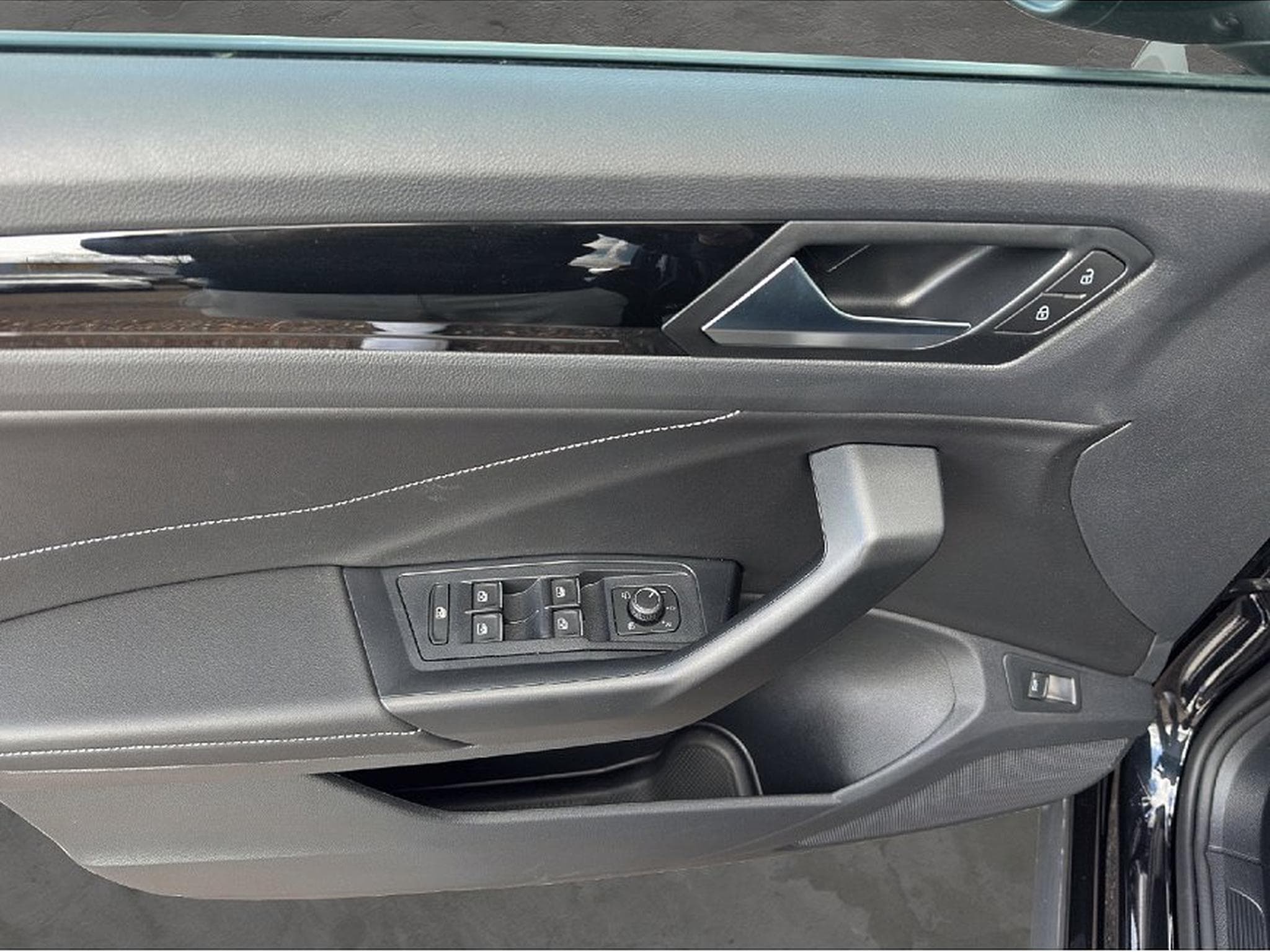 VW T-Roc (2025) - Photo 10