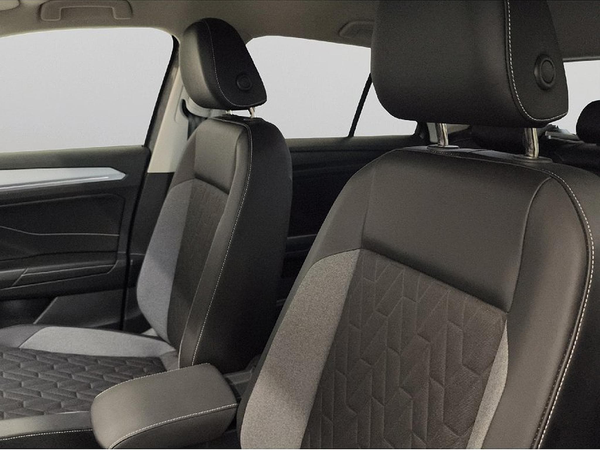 VW T-Roc (2025) - Photo 6