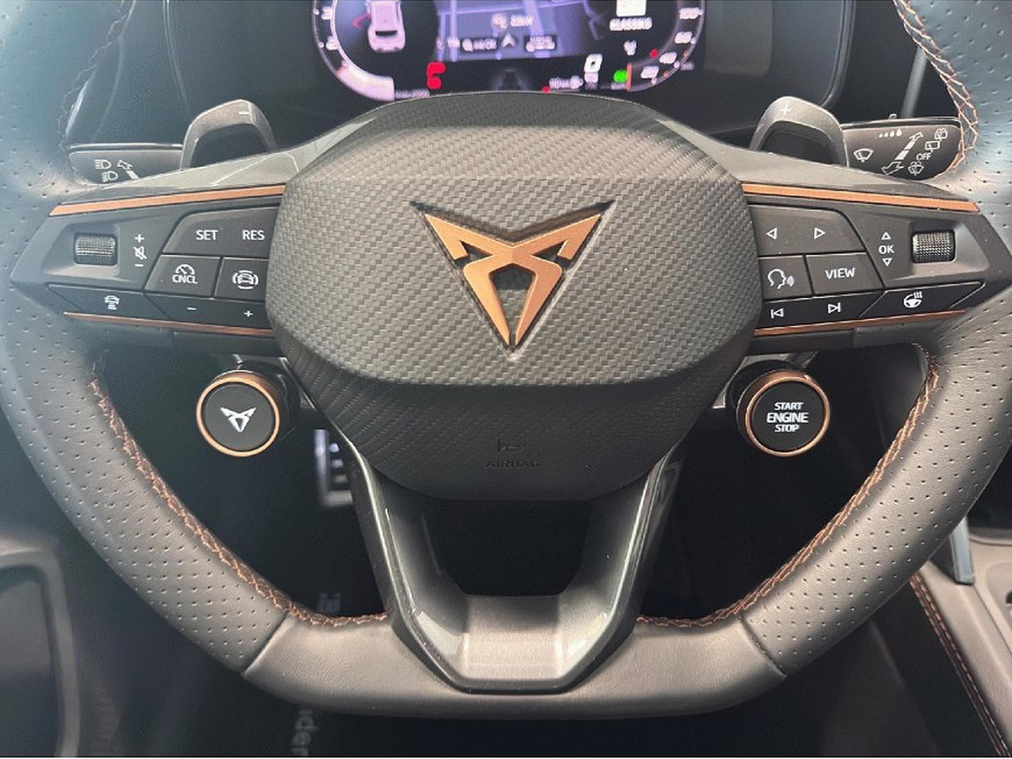 Cupra Leon (2025) - Photo 12