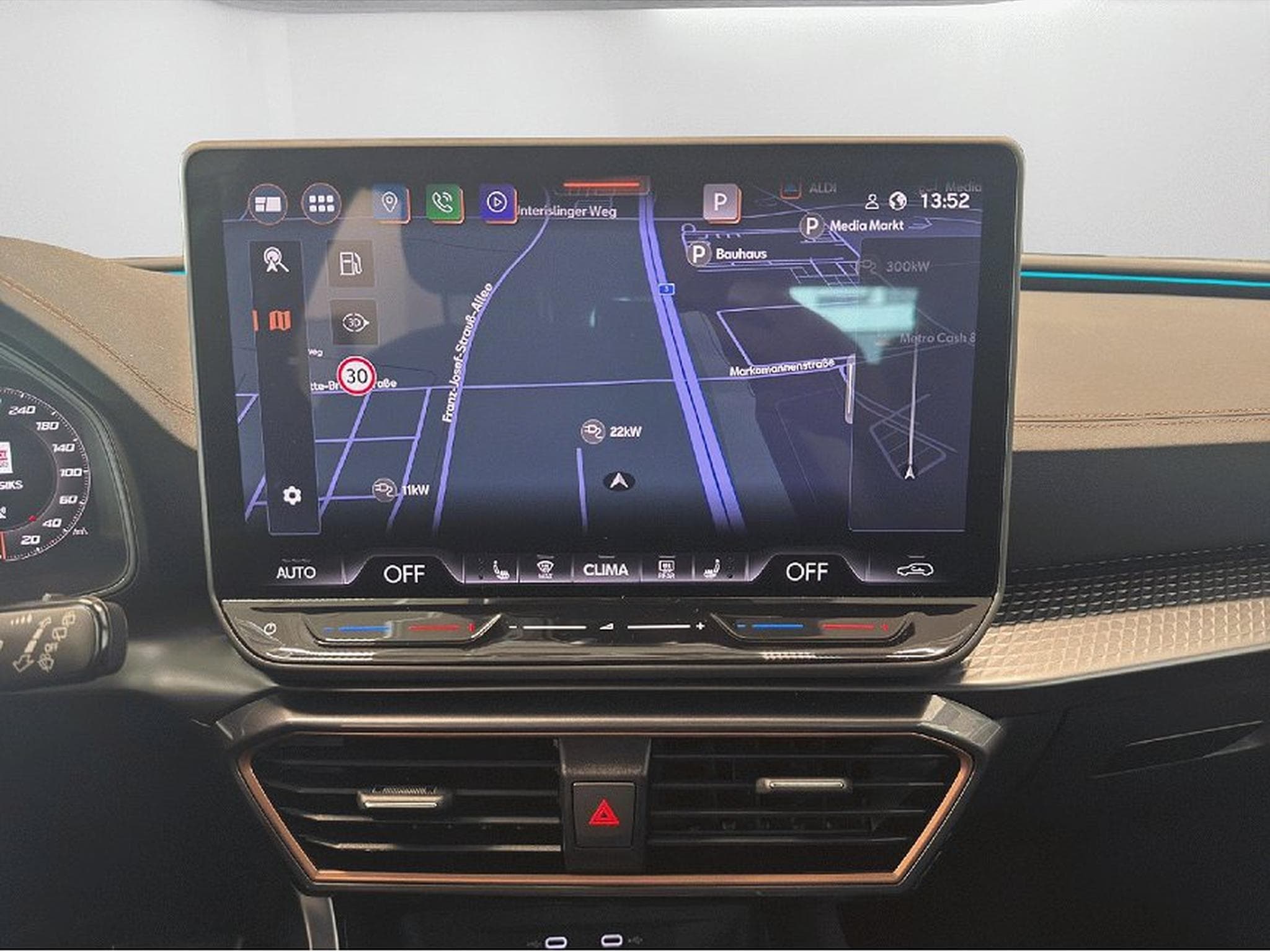 Cupra Leon (2025) - Photo 14