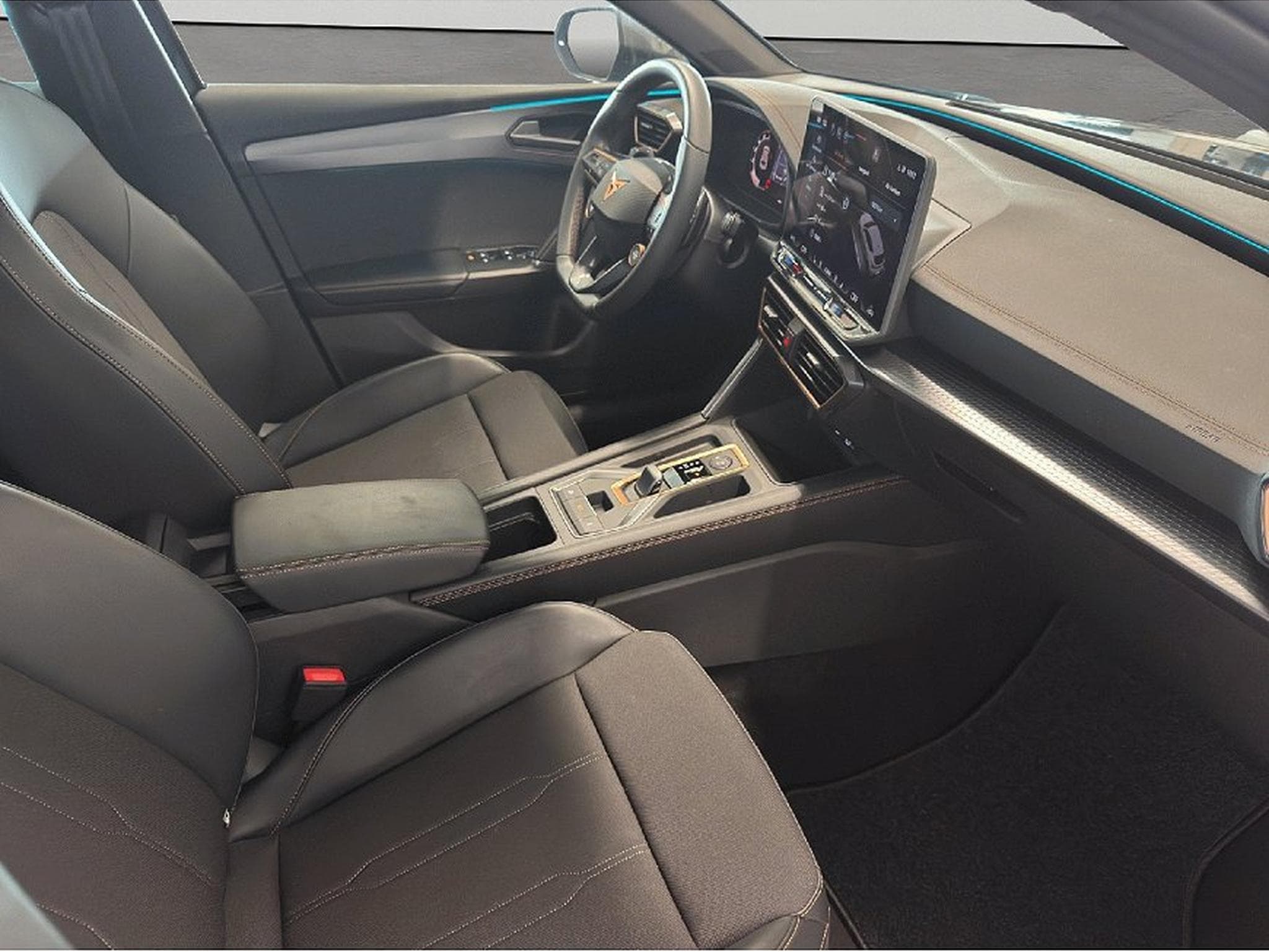 Cupra Leon (2025) - Photo 17