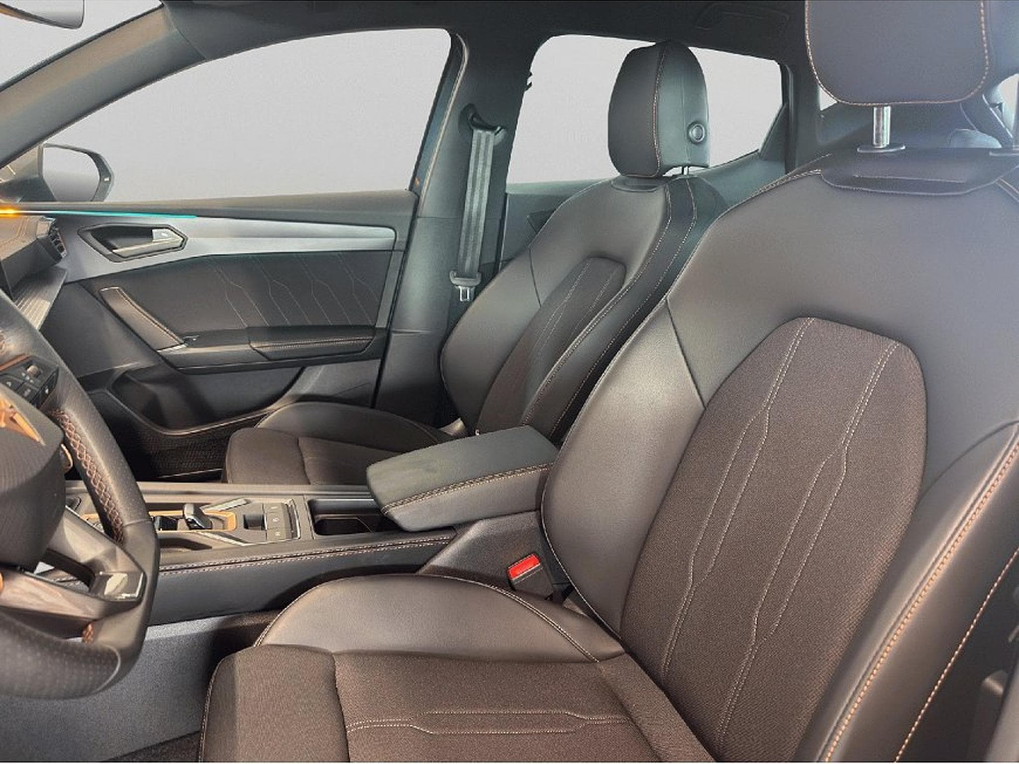 Cupra Leon (2025) - Photo 6