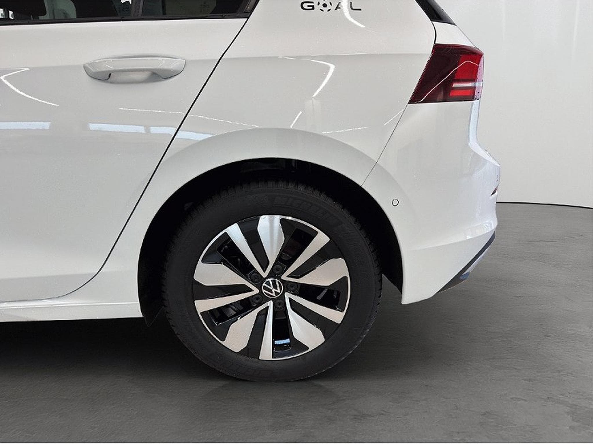 VW Golf (2025) - Photo 7