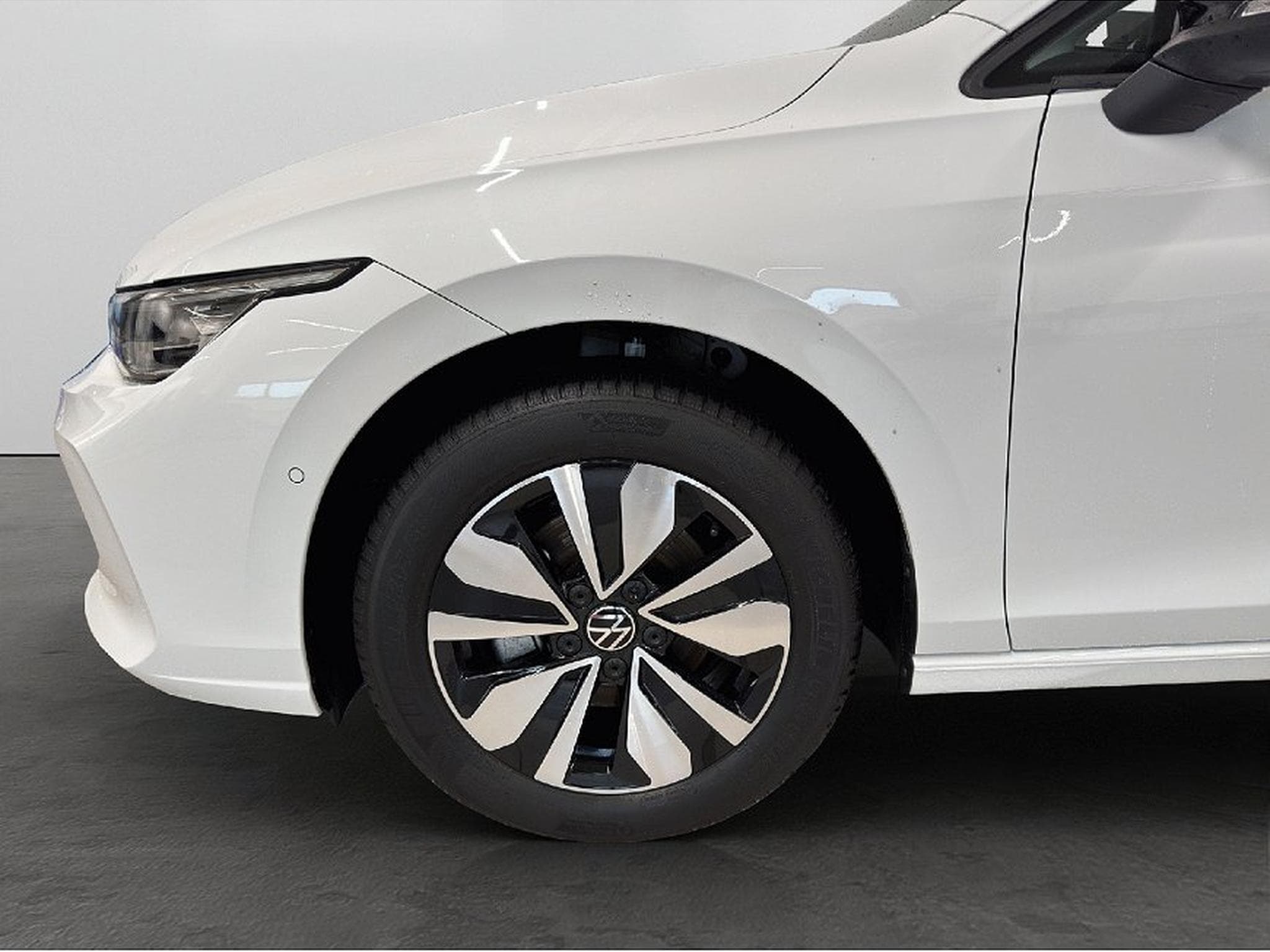 VW Golf (2025) - Photo 8