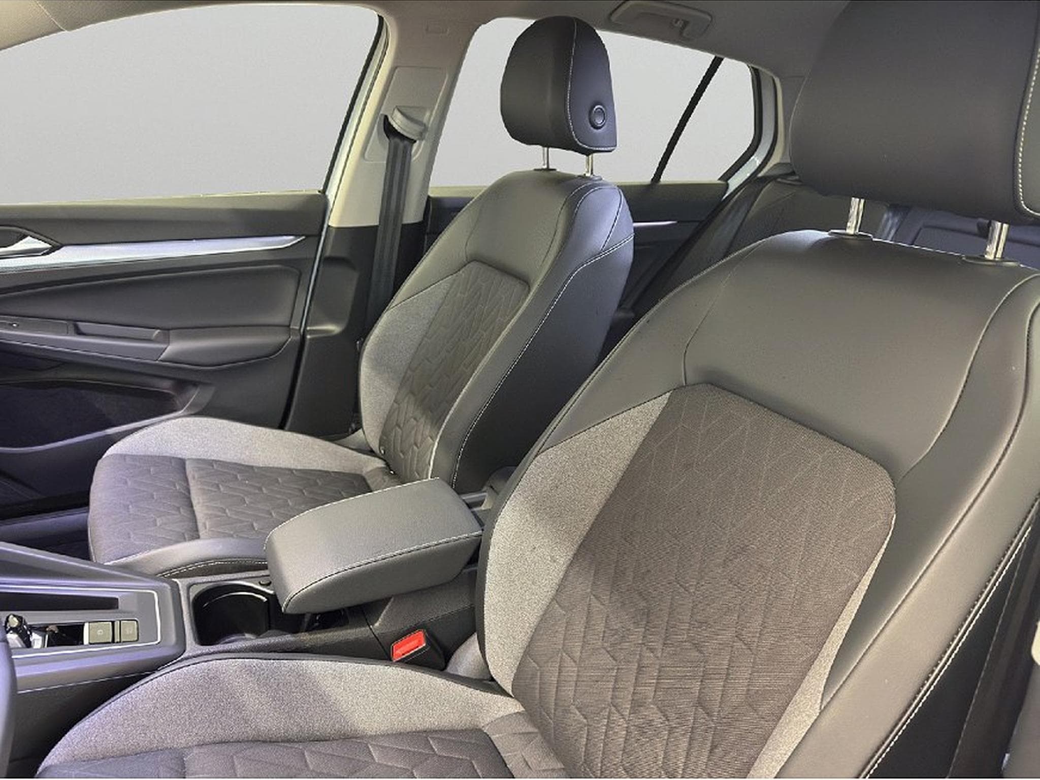 VW Golf (2025) - Photo 9