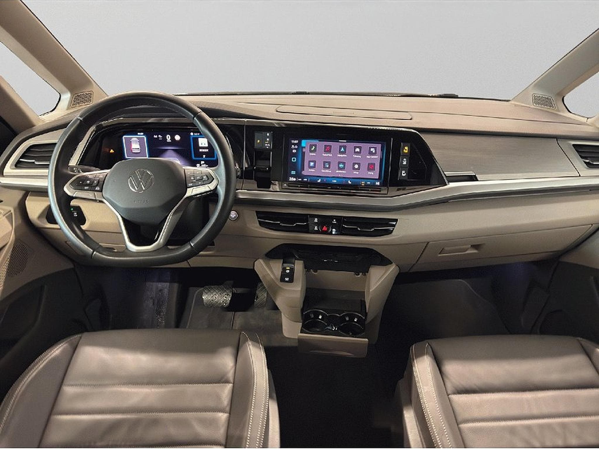 VW Multivan (2024) - Photo 12