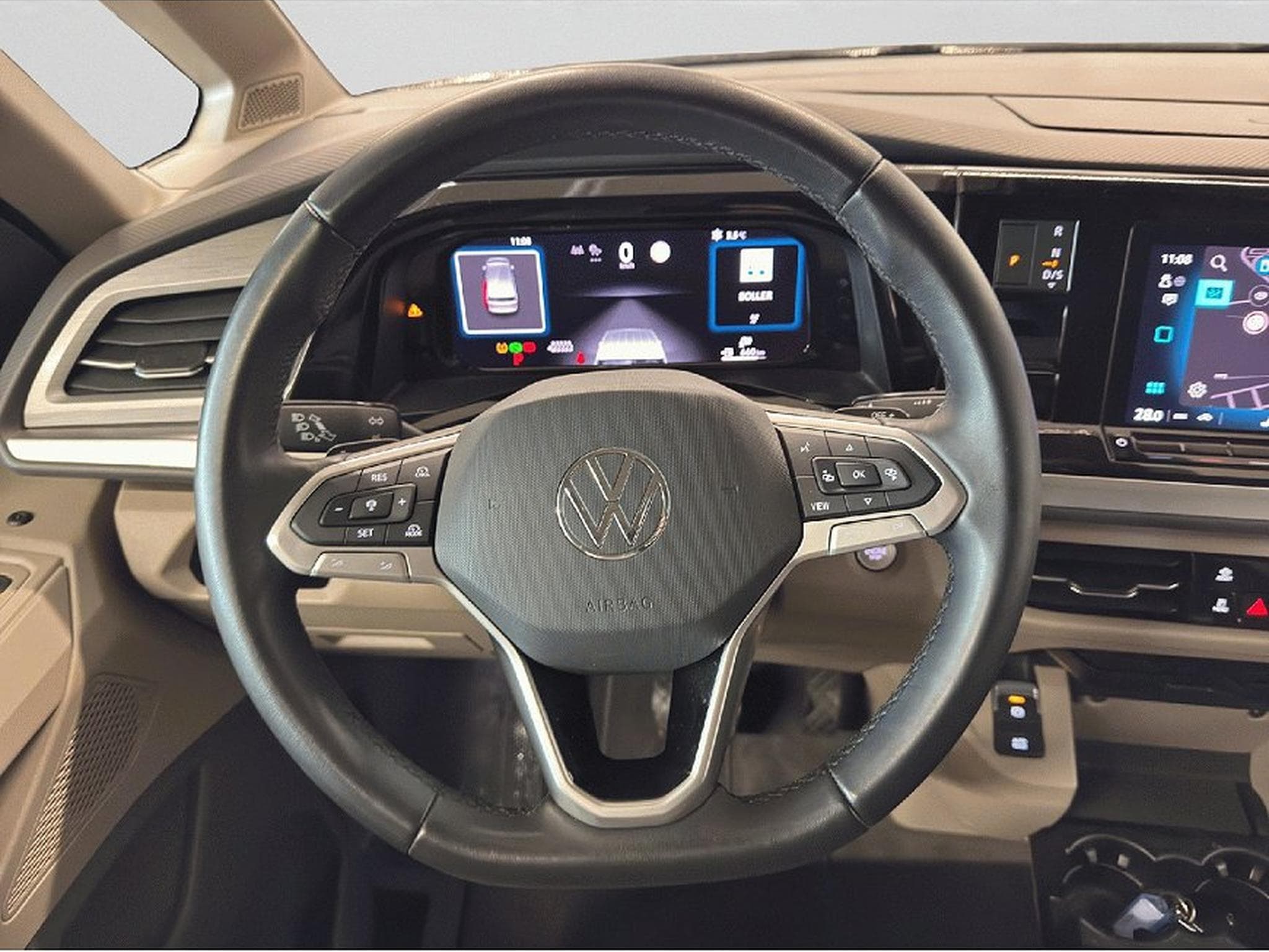 VW Multivan (2024) - Photo 17