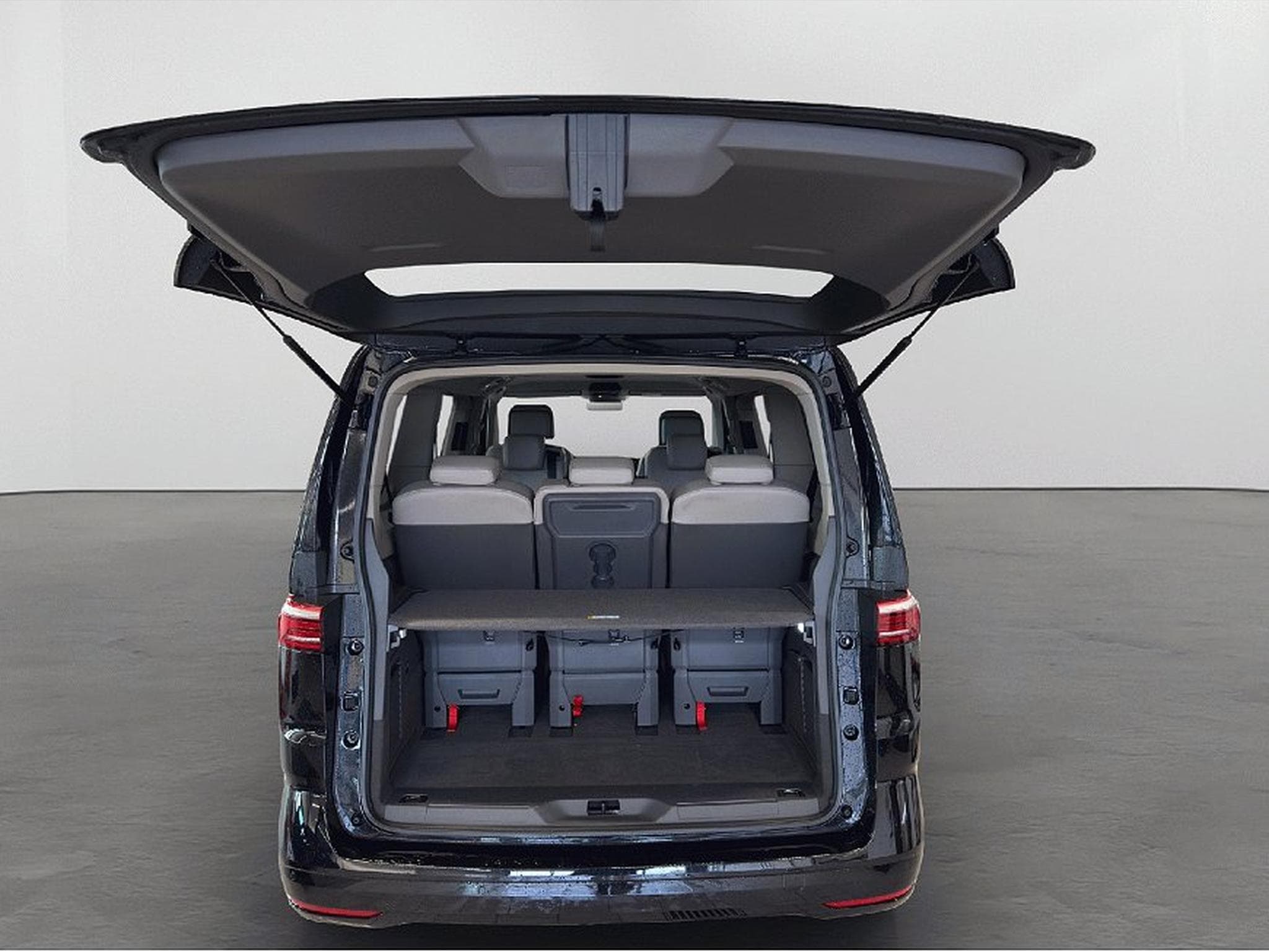 VW Multivan (2024) - Photo 6