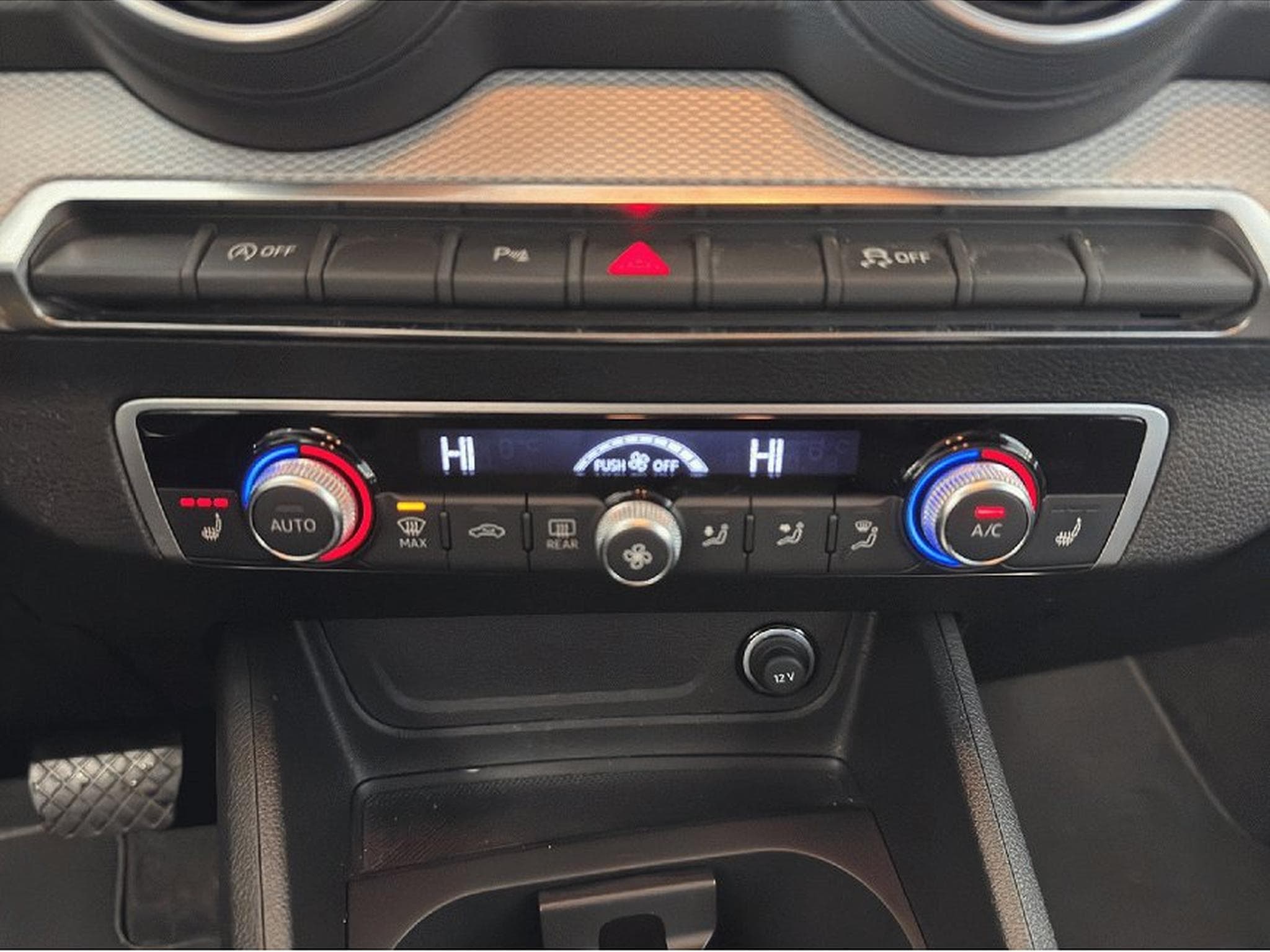 Audi Q2 (2024) - Photo 12