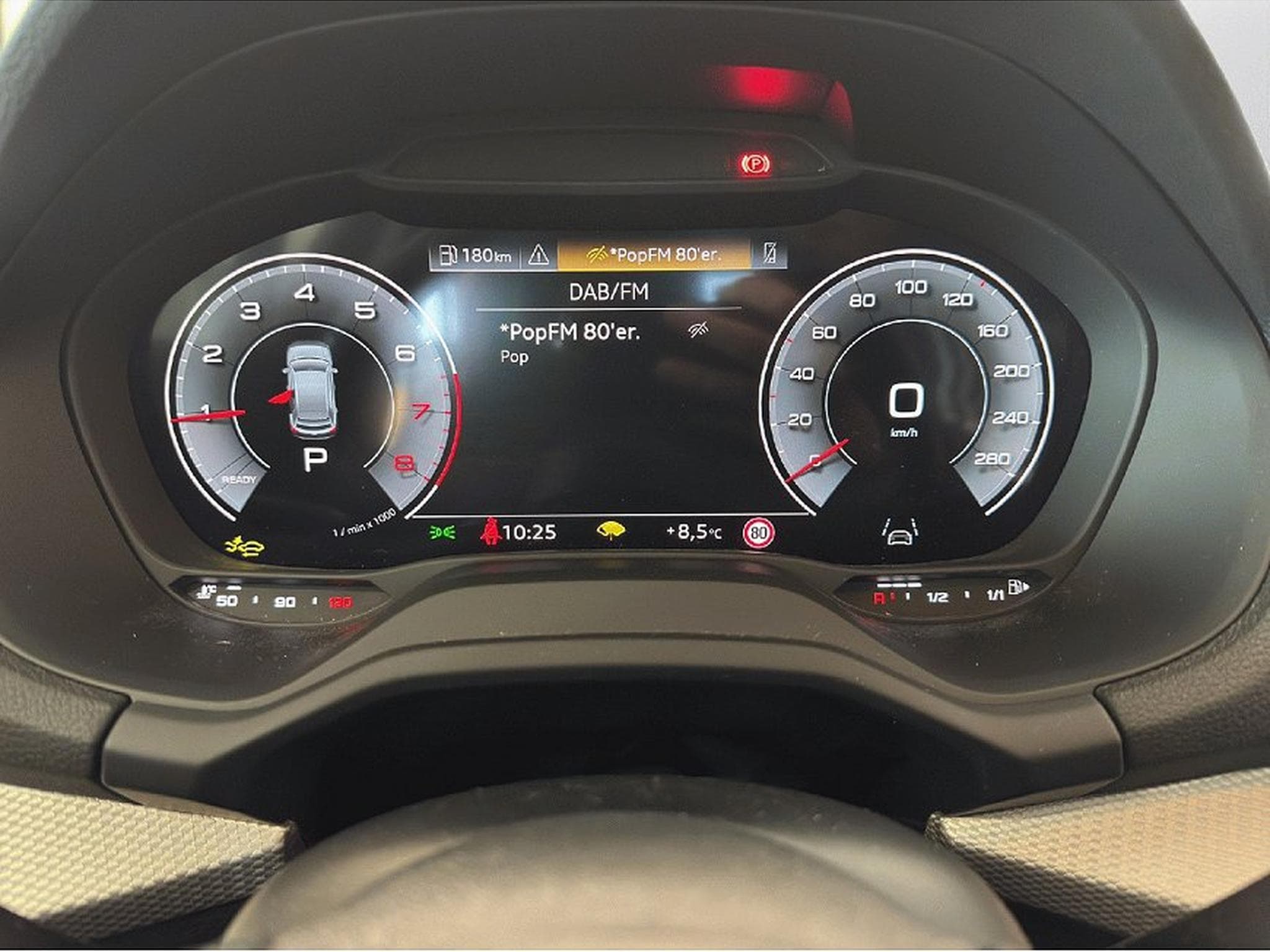 Audi Q2 (2024) - Photo 8