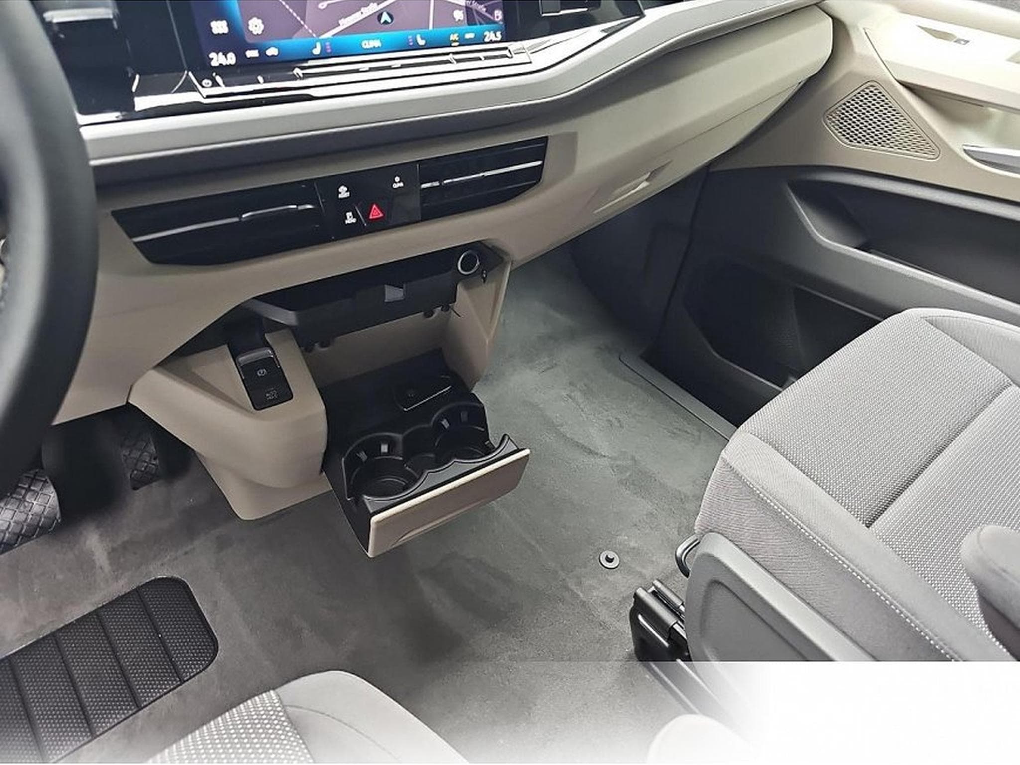 VW Multivan (2026) - Photo 11