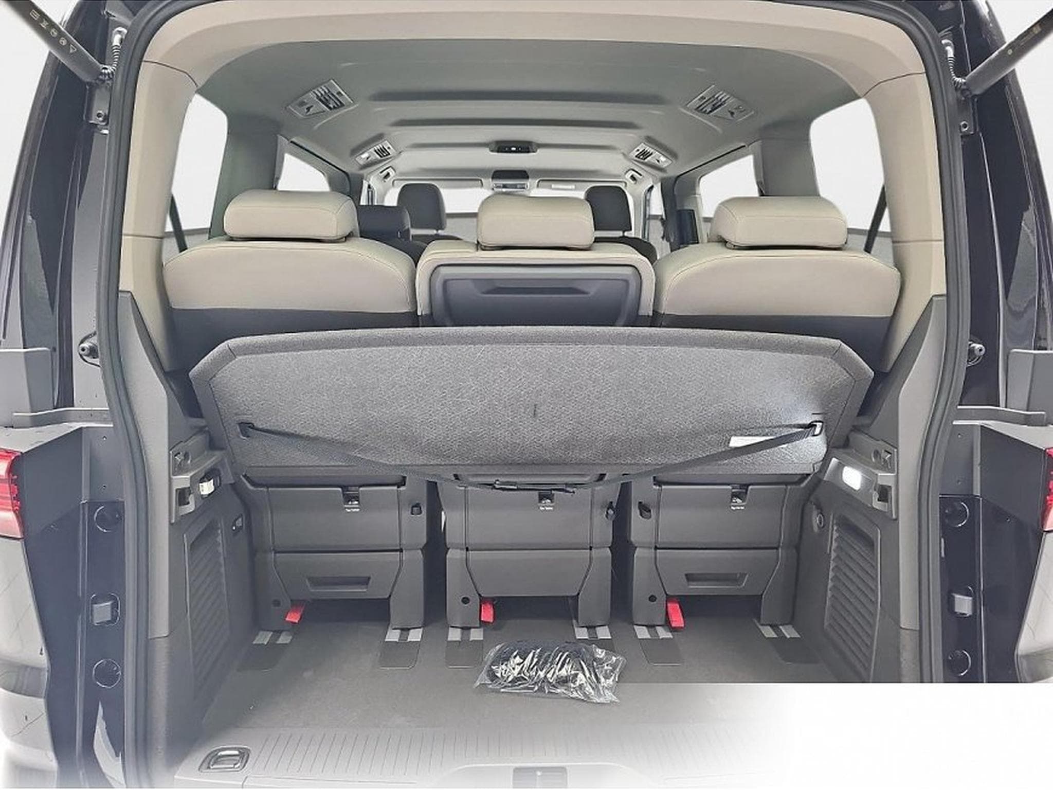 VW Multivan (2026) - Photo 13