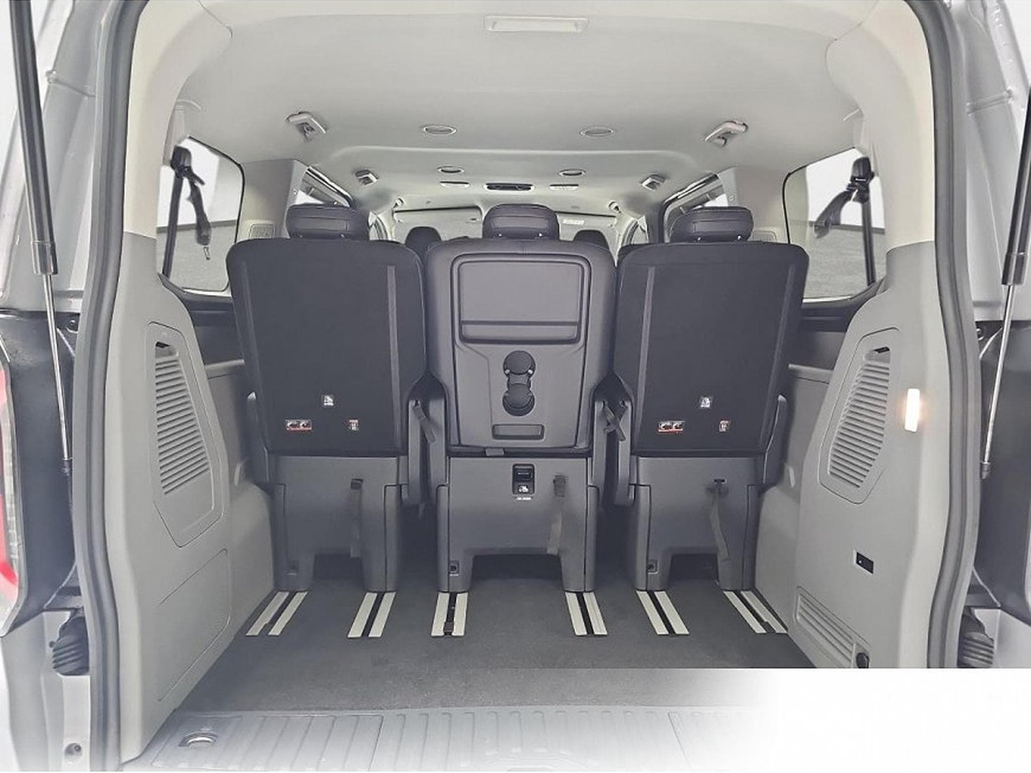 Ford Tourneo (2026) - Photo 13