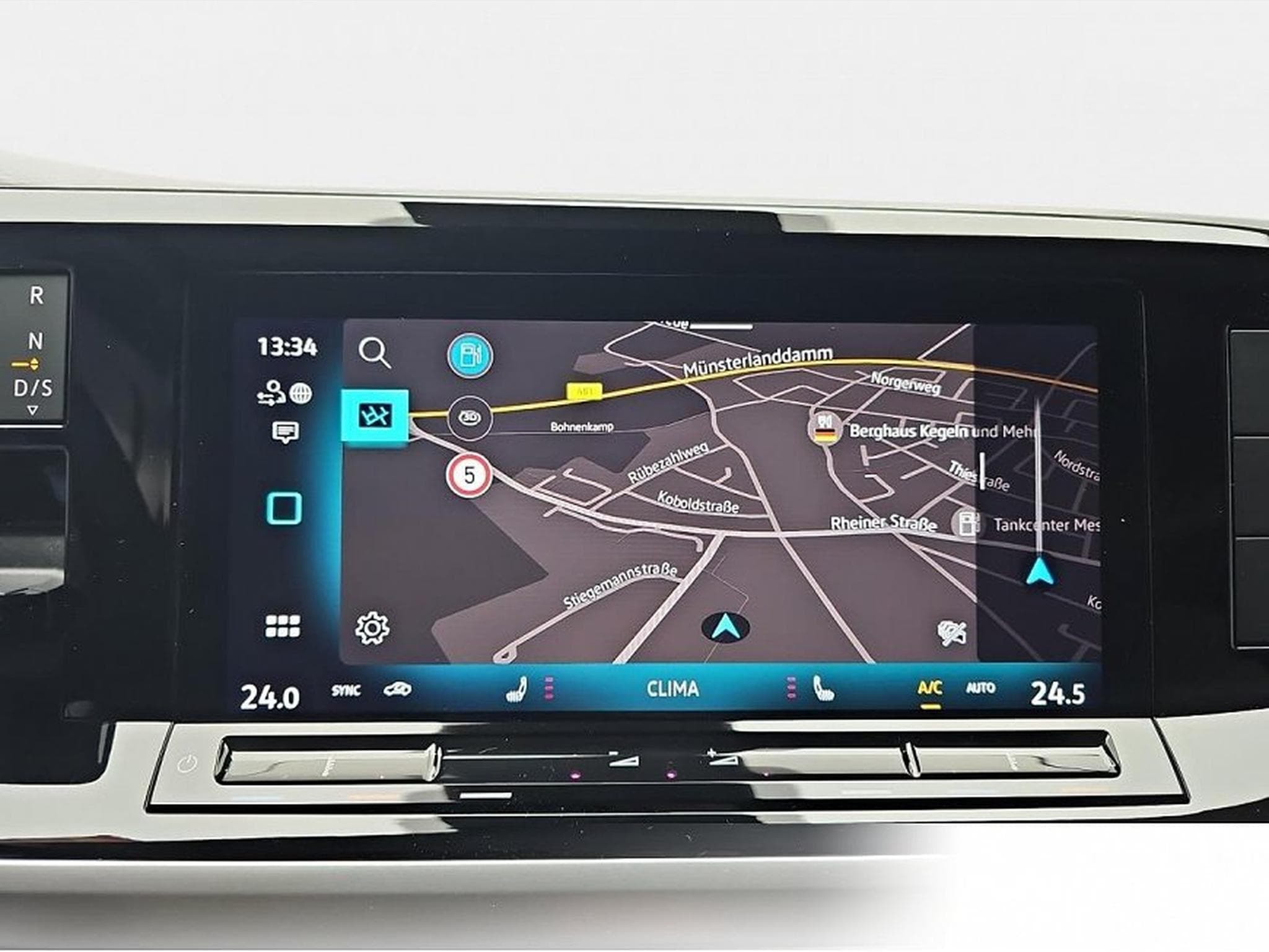 VW Multivan (2026) - Photo 8