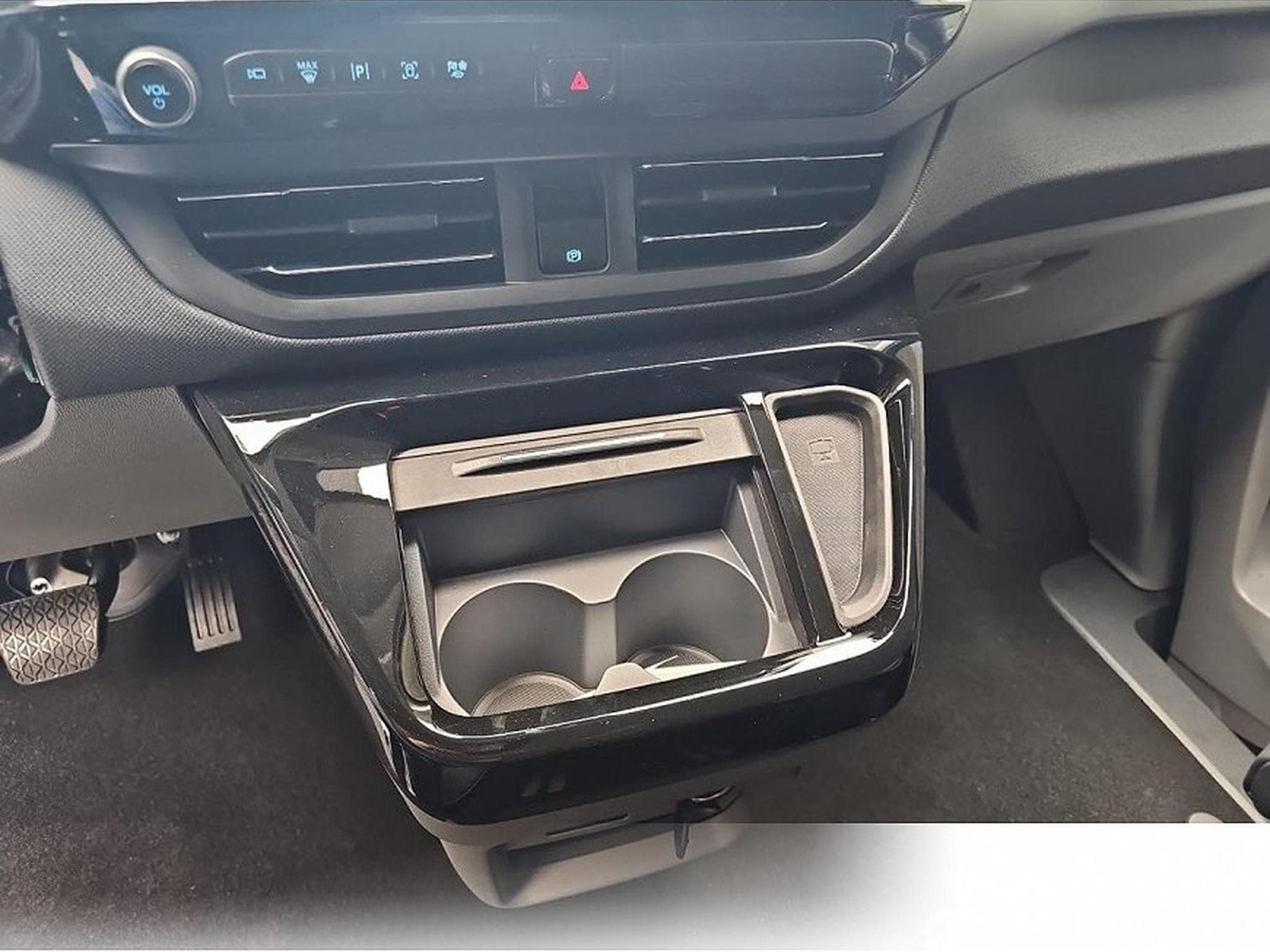 Ford Tourneo (2026) - Photo 11