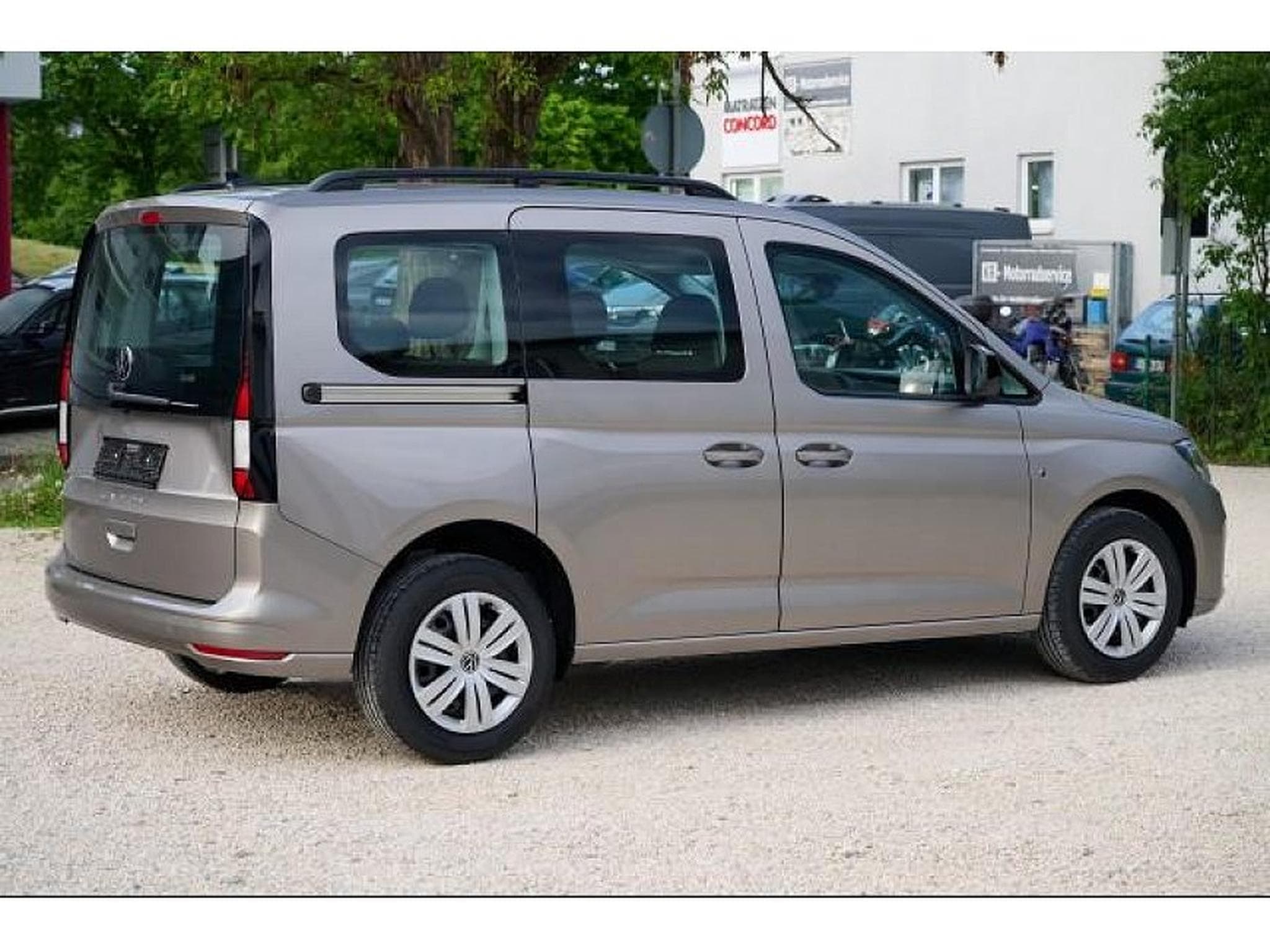 VW Caddy (2025) - Photo 9