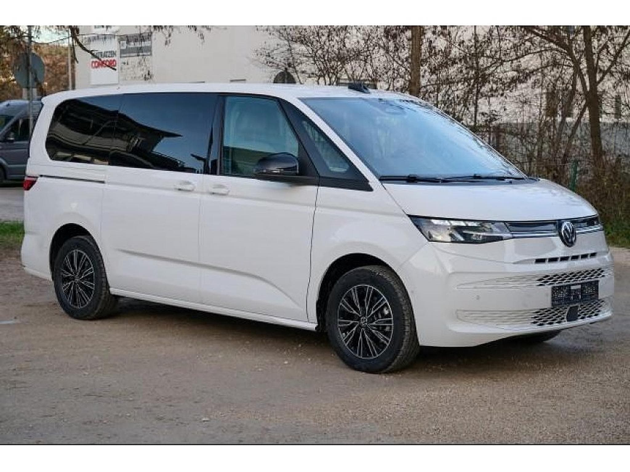 VW Multivan (2025) - Photo 6