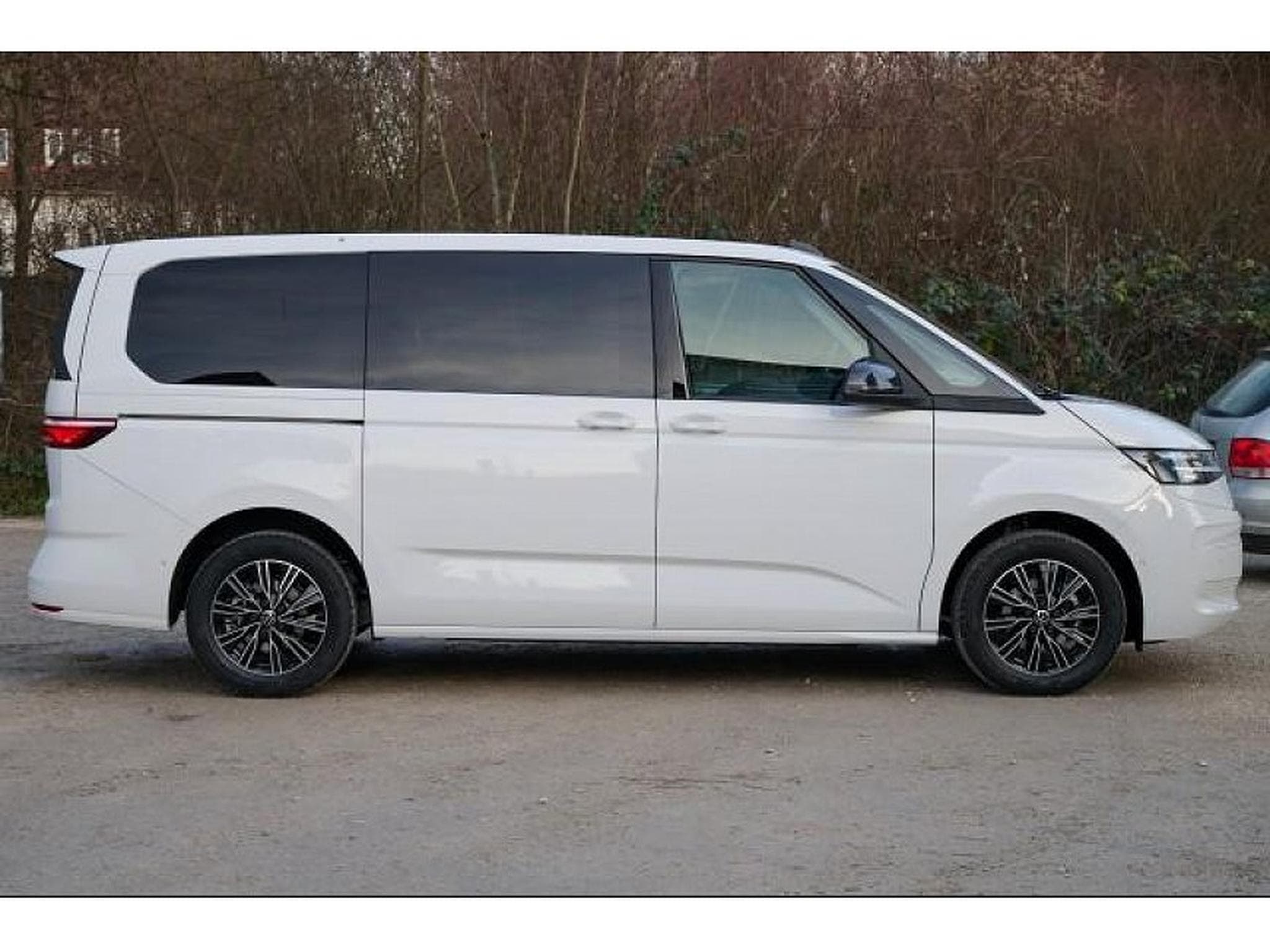 VW Multivan (2025) - Photo 7